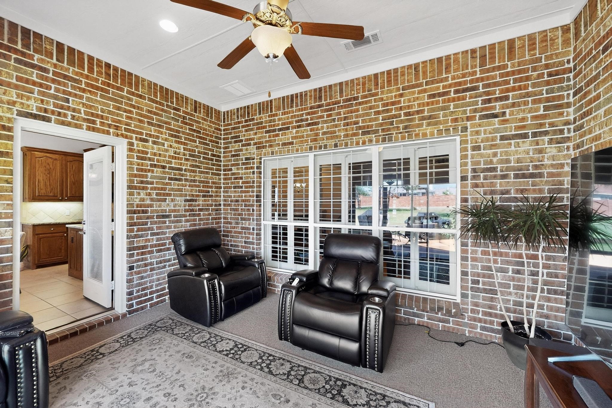 1115 Cresthaven Drive 13