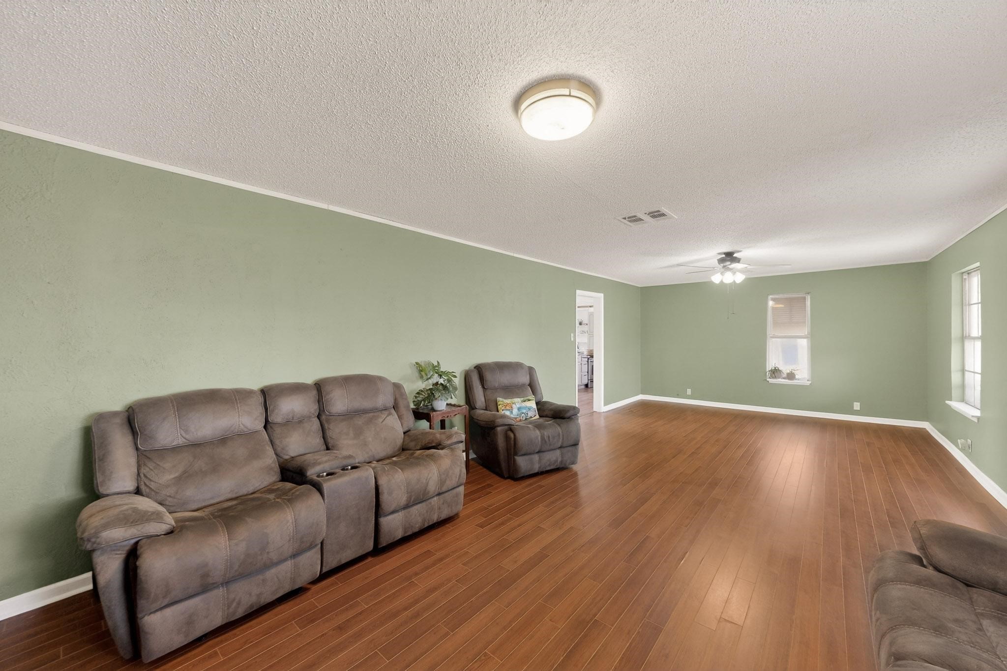 4405 Chisholm Trail