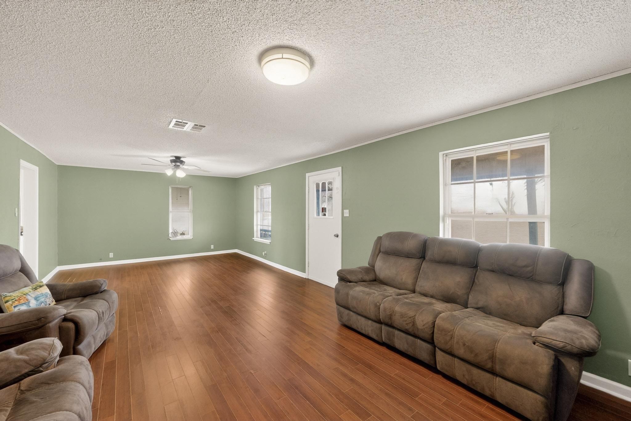 4405 Chisholm Trail