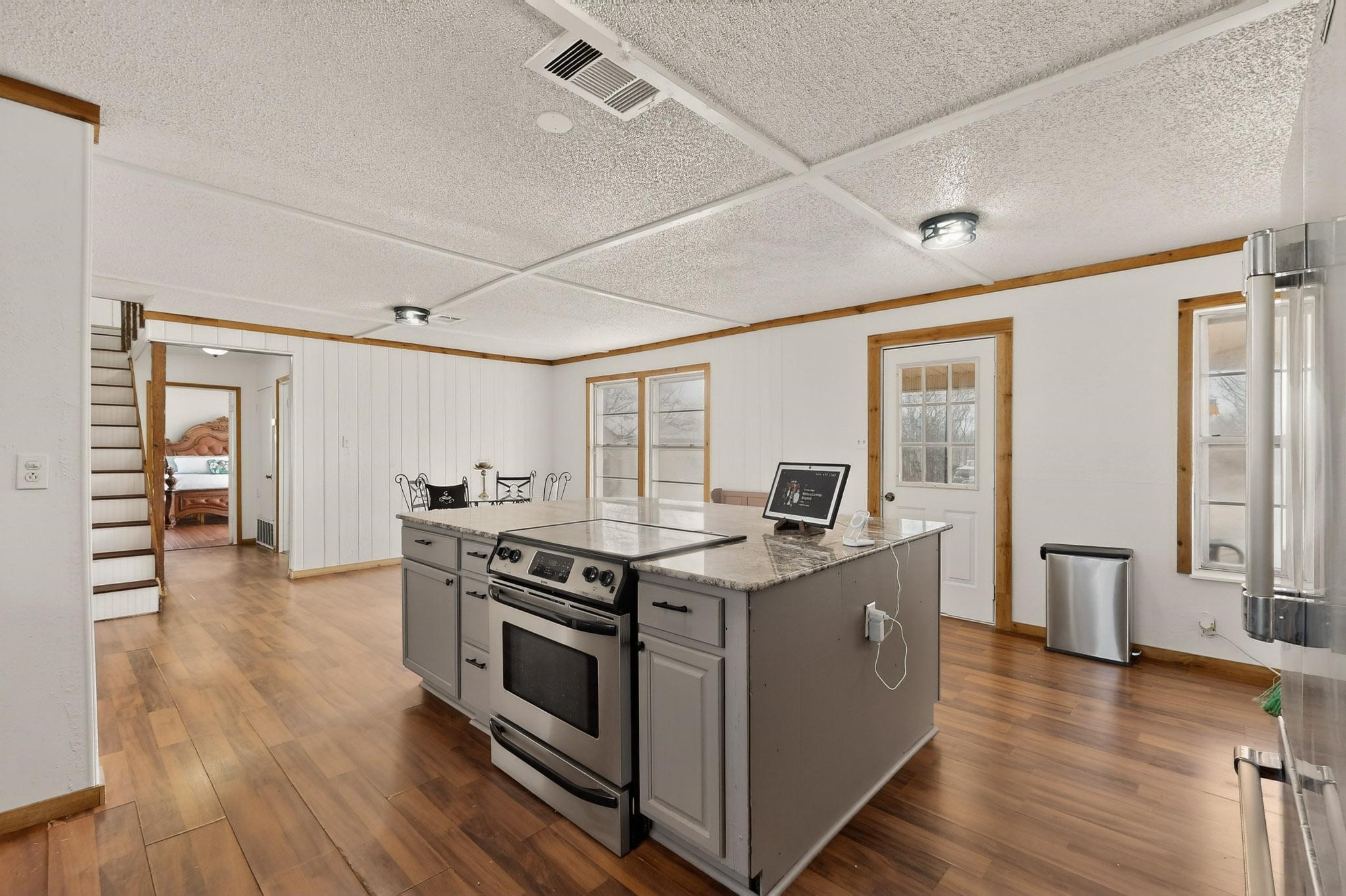 4405 Chisholm Trail