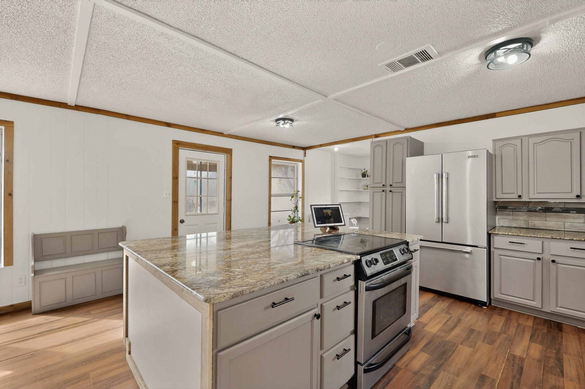 4405 Chisholm Trail