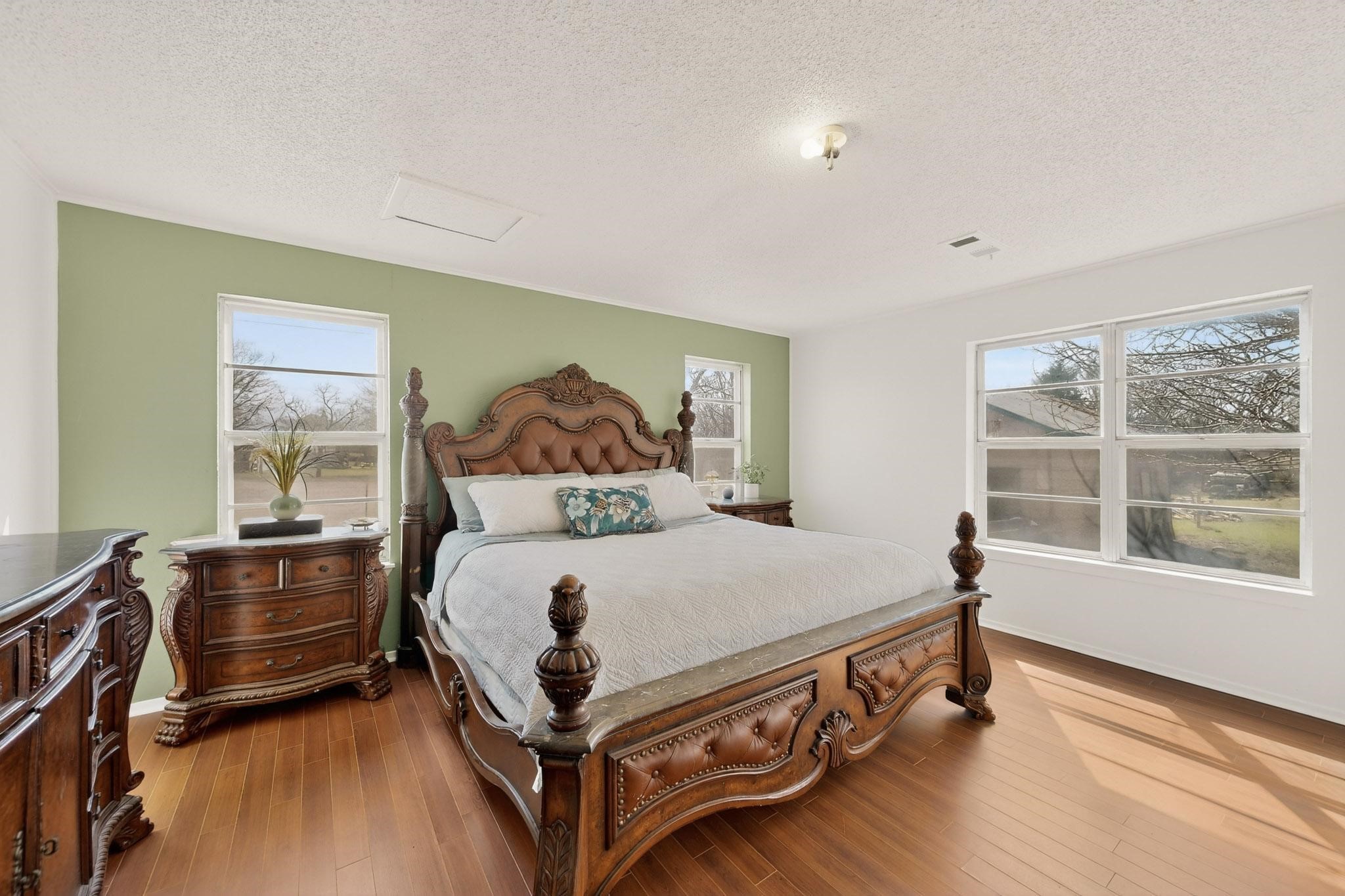4405 Chisholm Trail