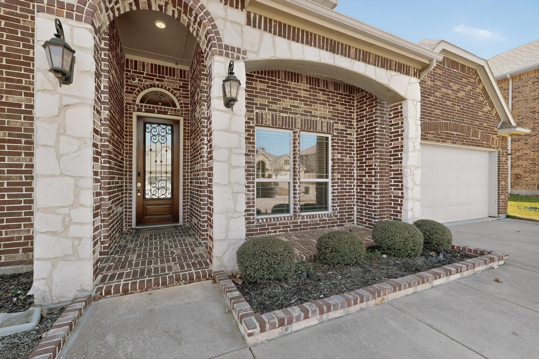 909 Foxtail Drive