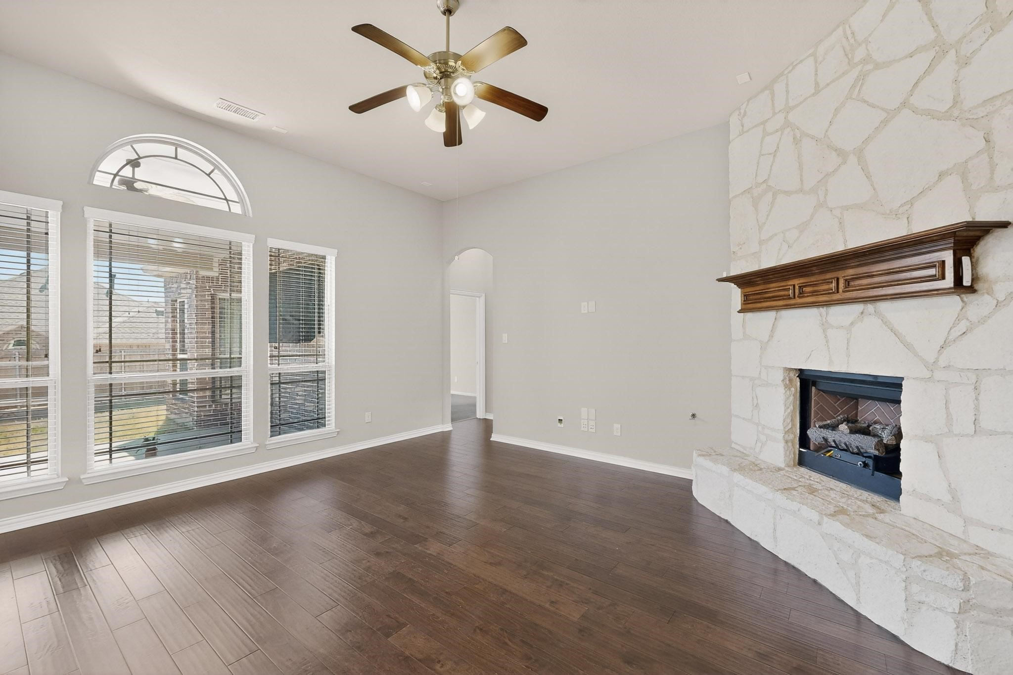 909 Foxtail Drive