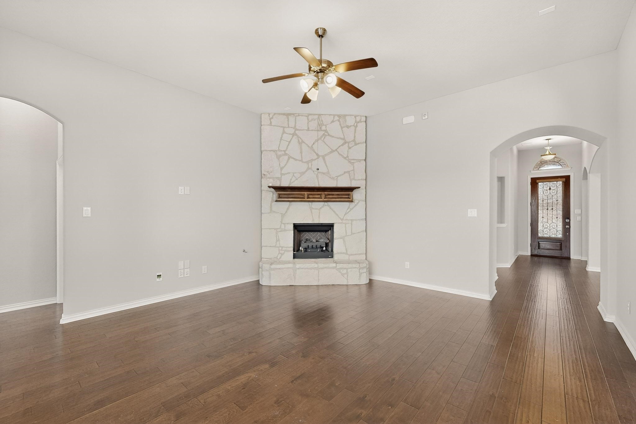 909 Foxtail Drive
