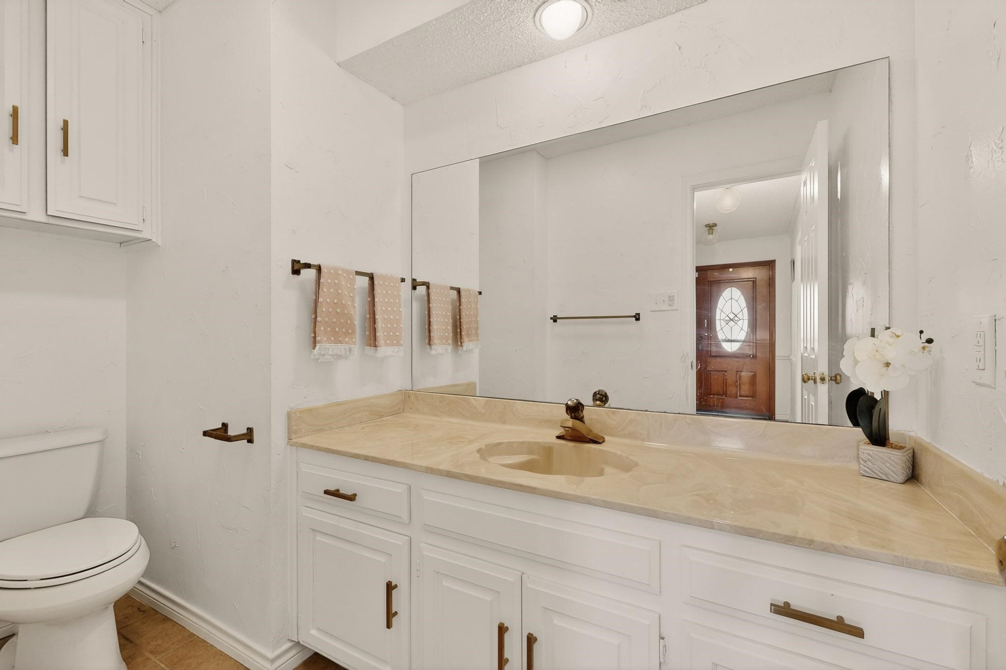 1110 Shady Oak Trail