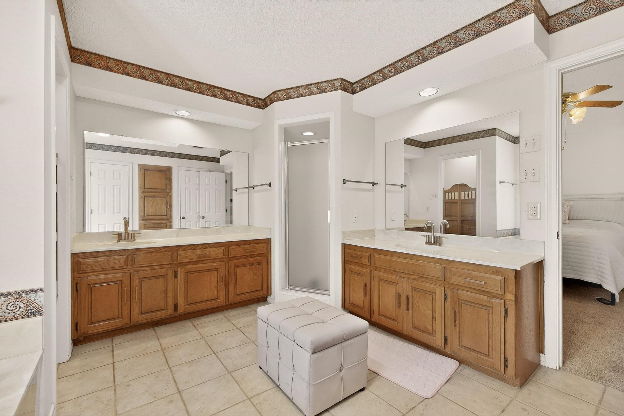 1110 Shady Oak Trail