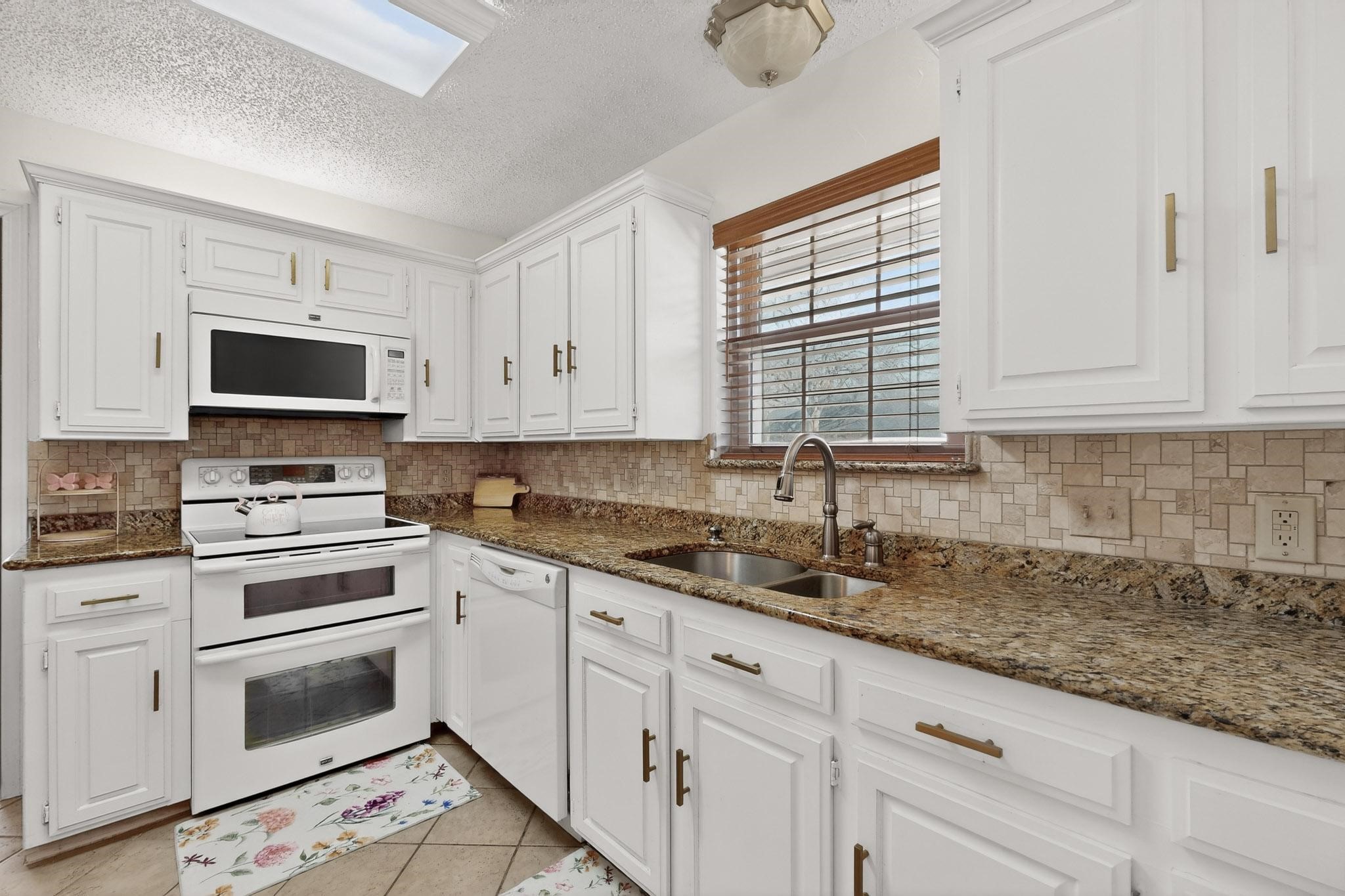 1110 Shady Oak Trail