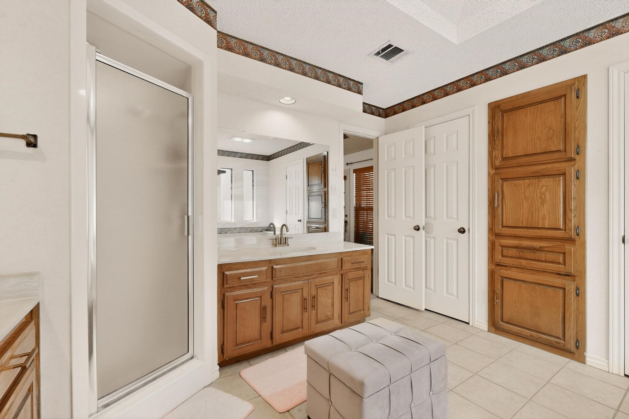 1110 Shady Oak Trail