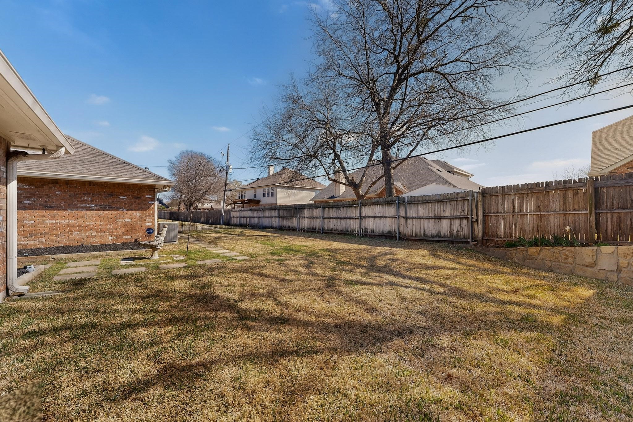 1110 Shady Oak Trail