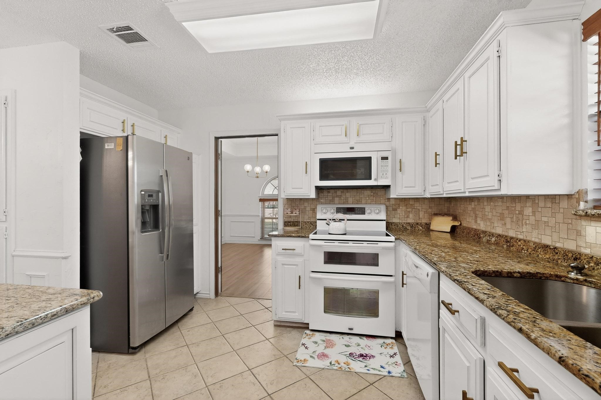 1110 Shady Oak Trail