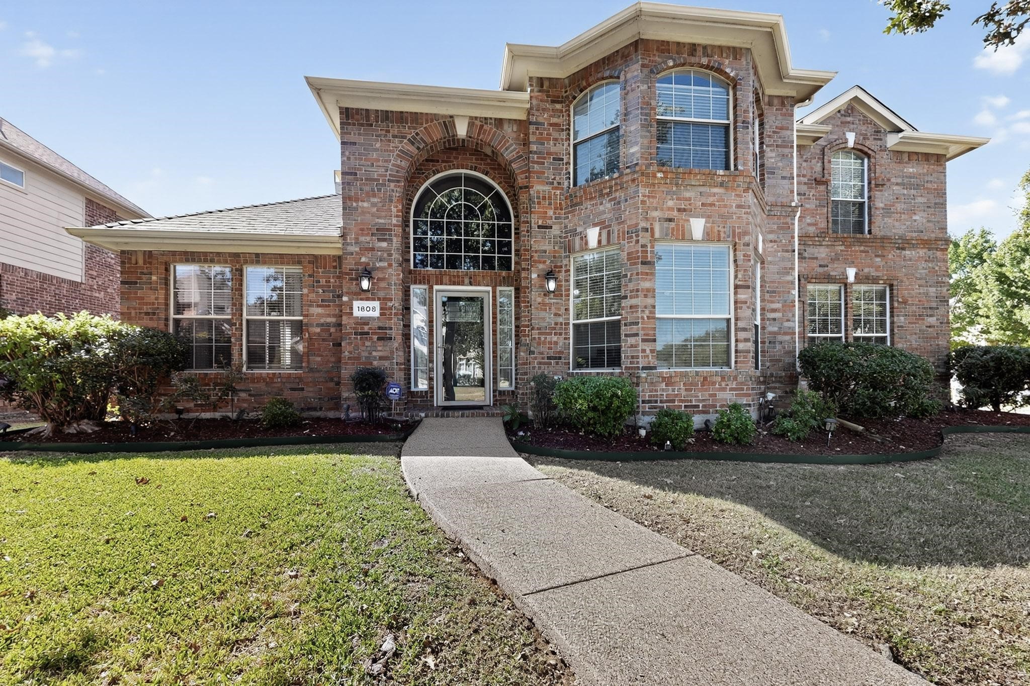 1808 Paddington Court