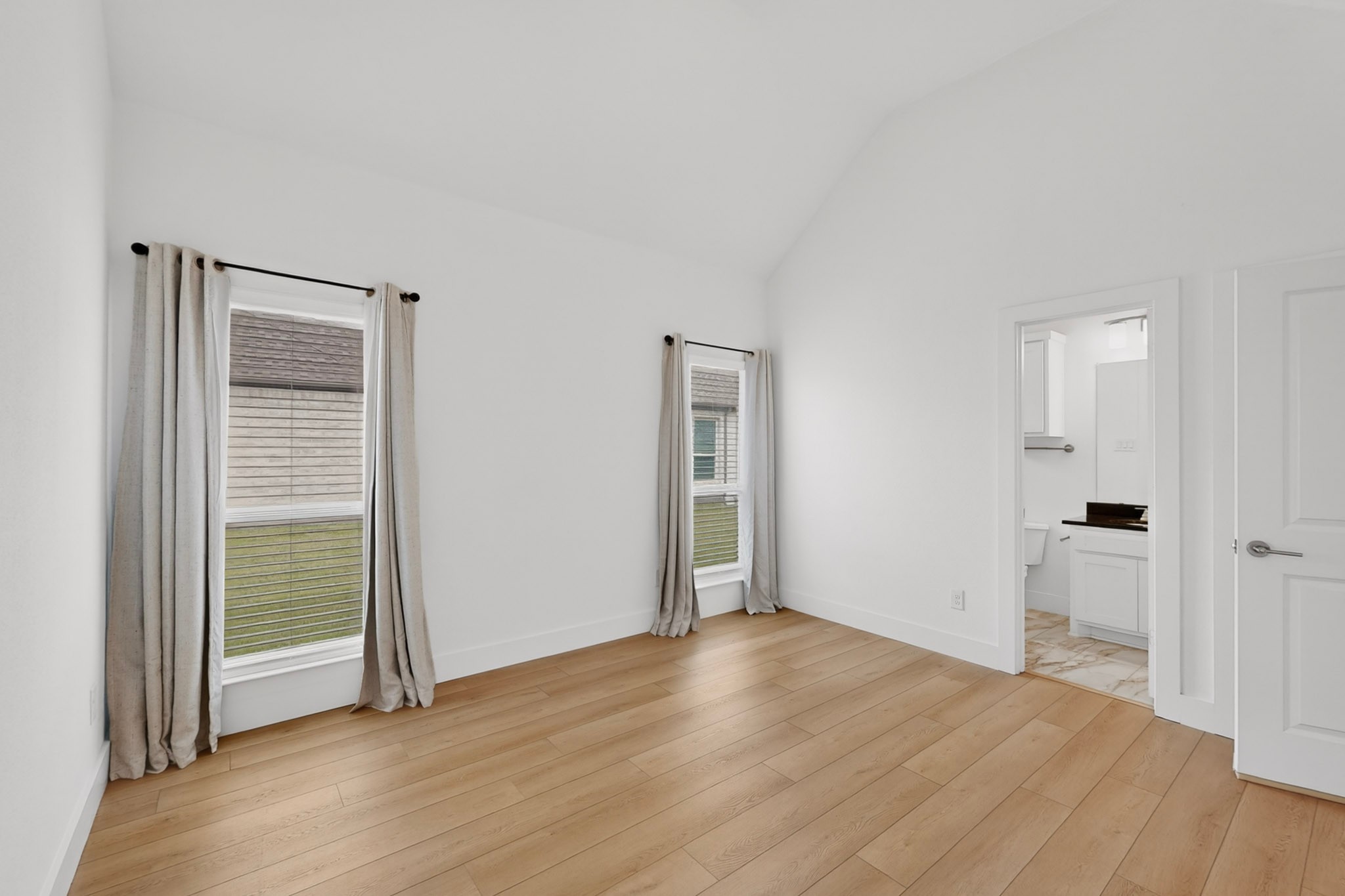 1814 Briarwood W