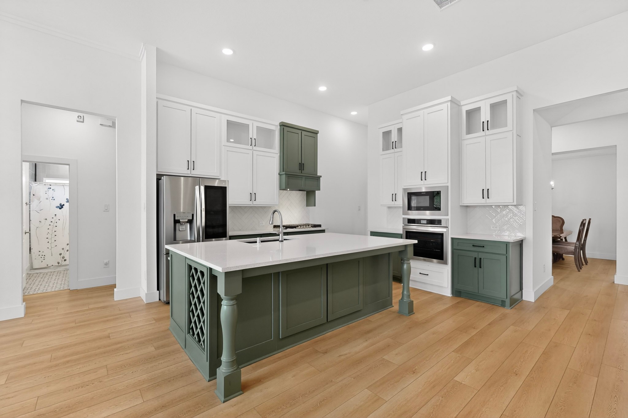 1814 Briarwood W