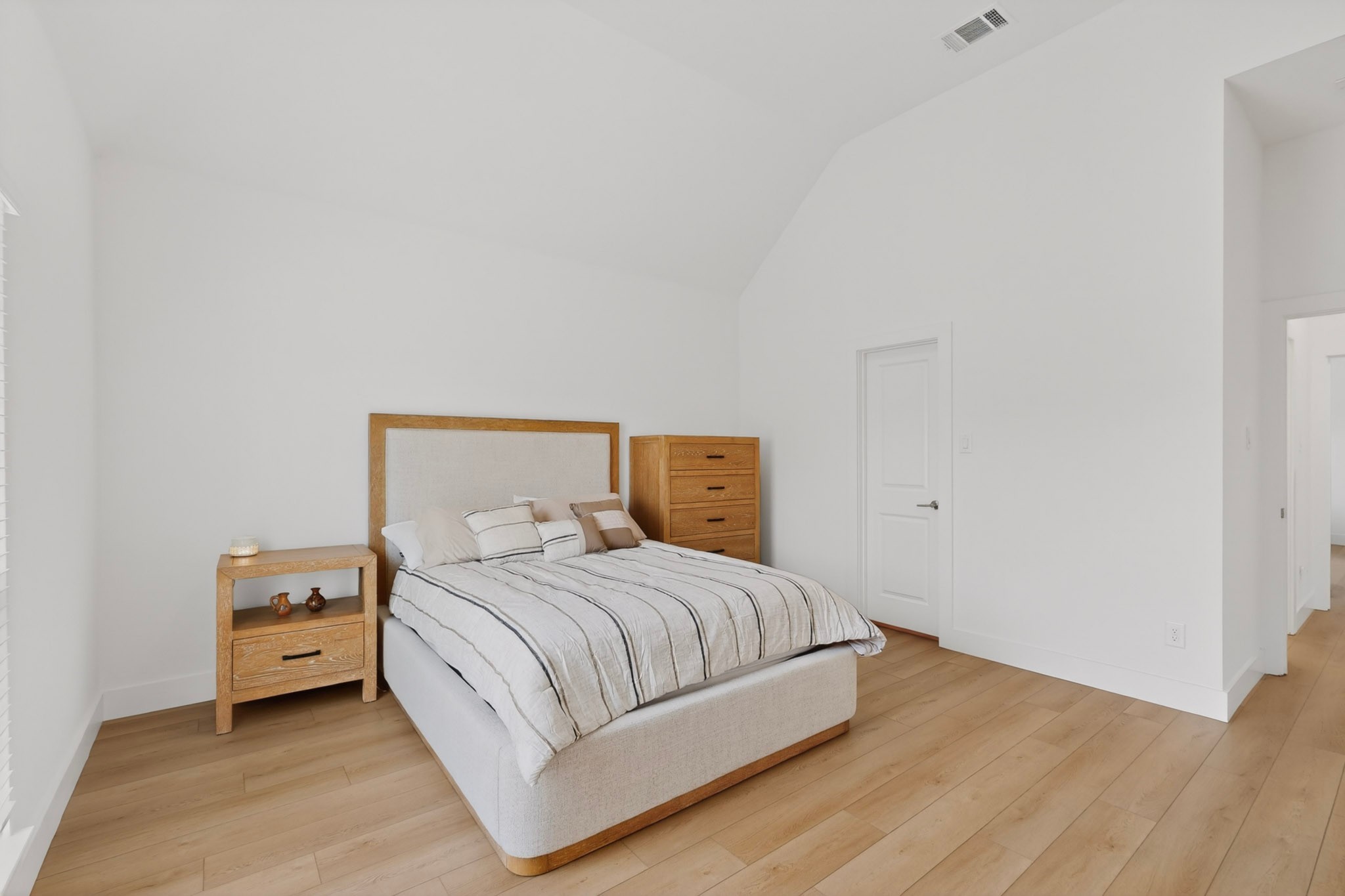 1814 Briarwood W