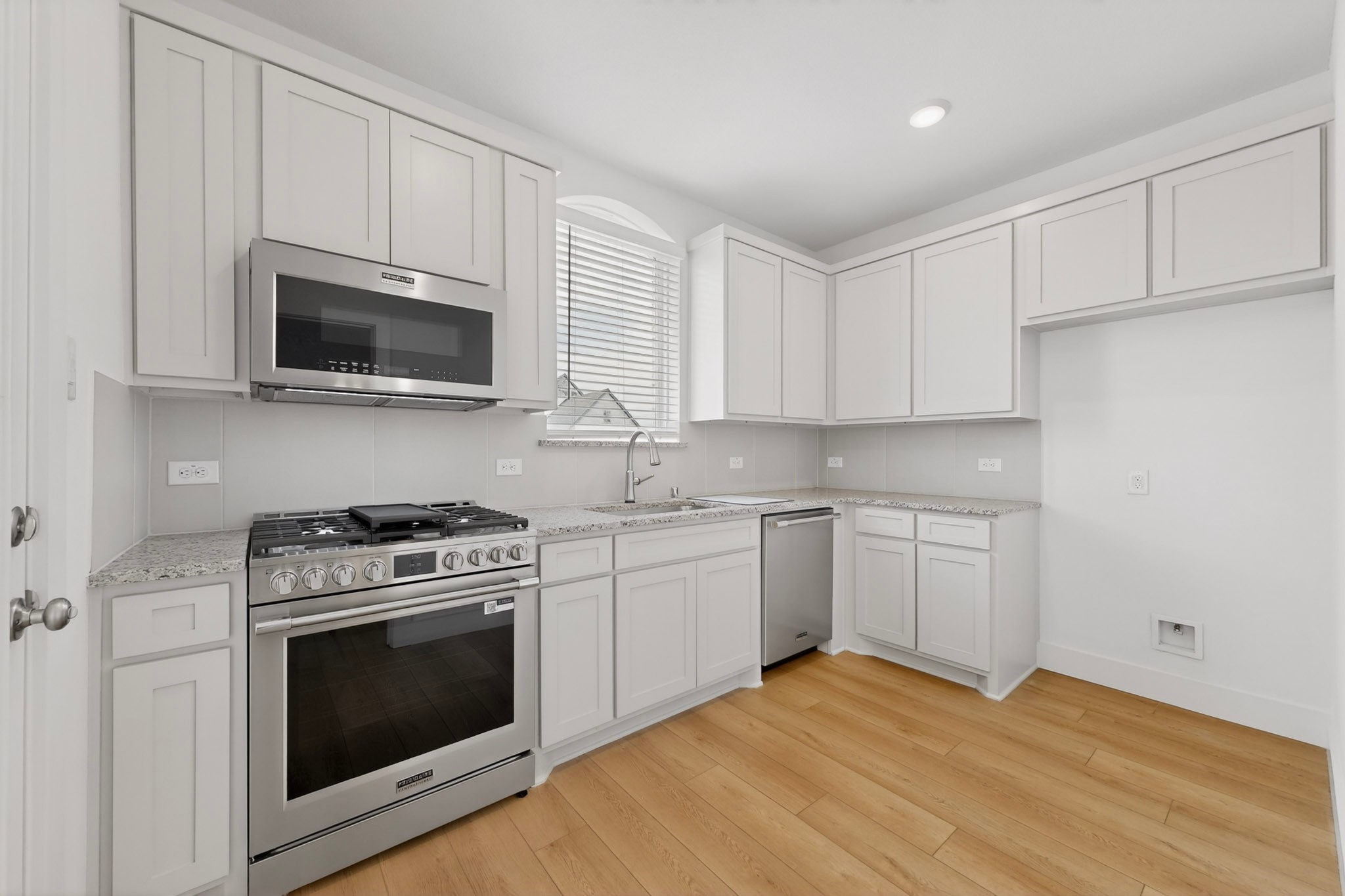 1814 Briarwood W
