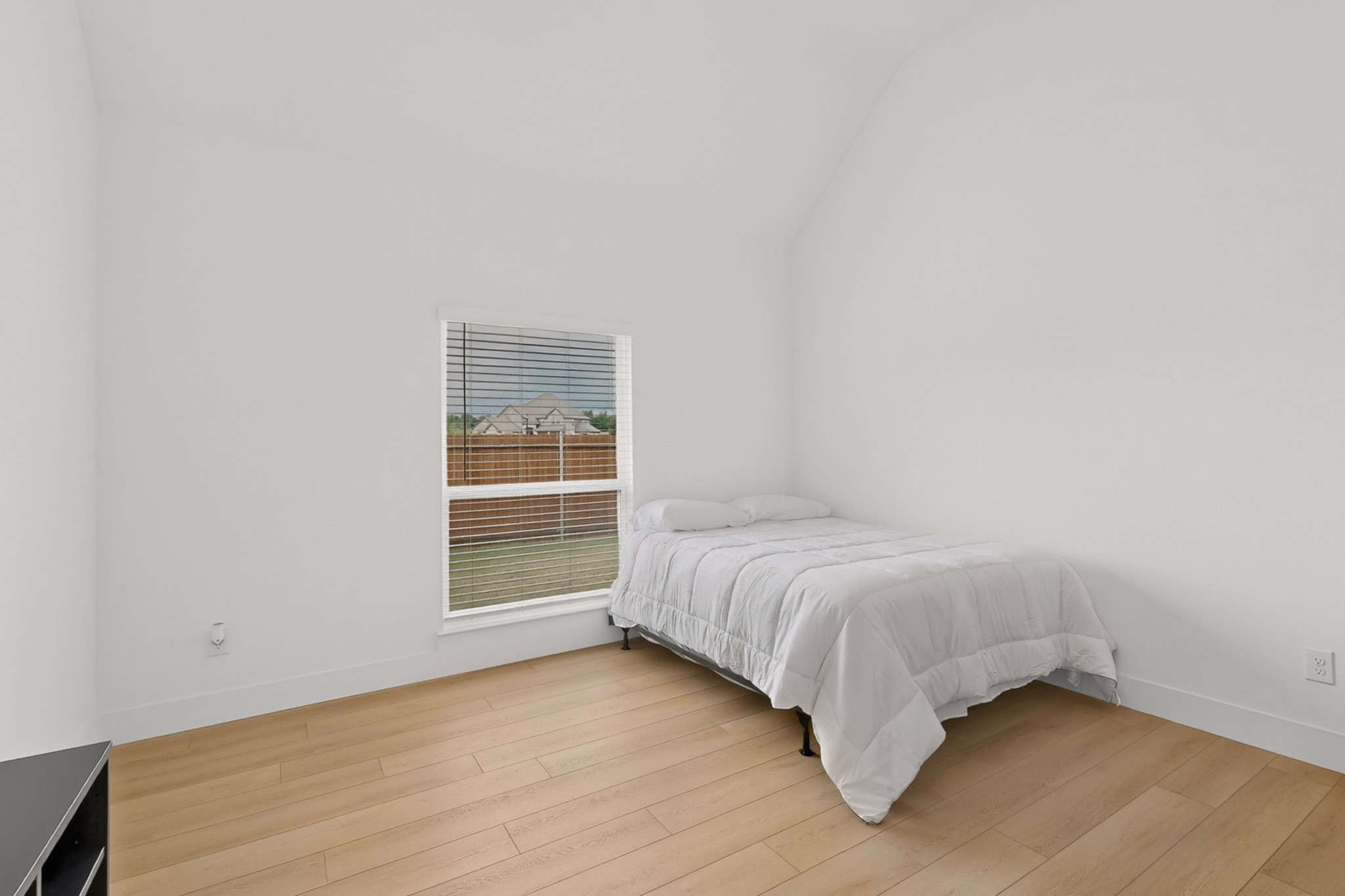 1814 Briarwood W