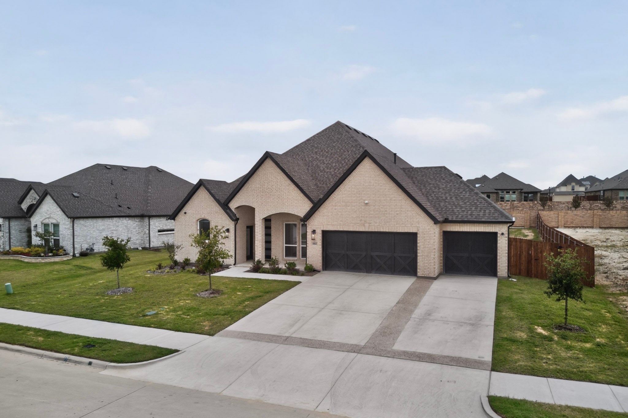 1814 Briarwood W