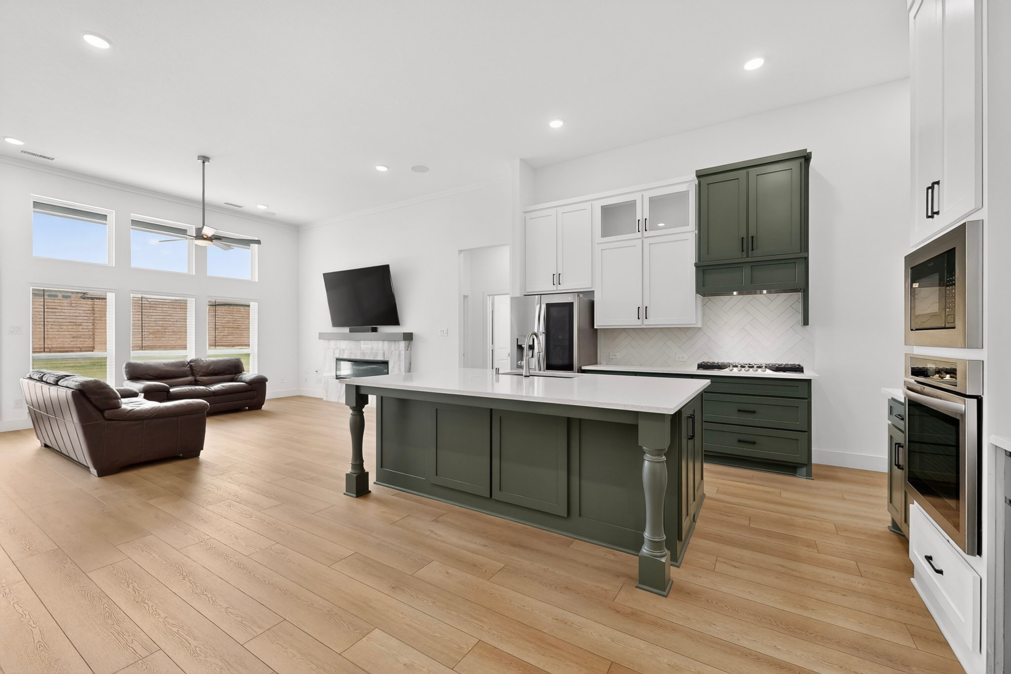 1814 Briarwood W