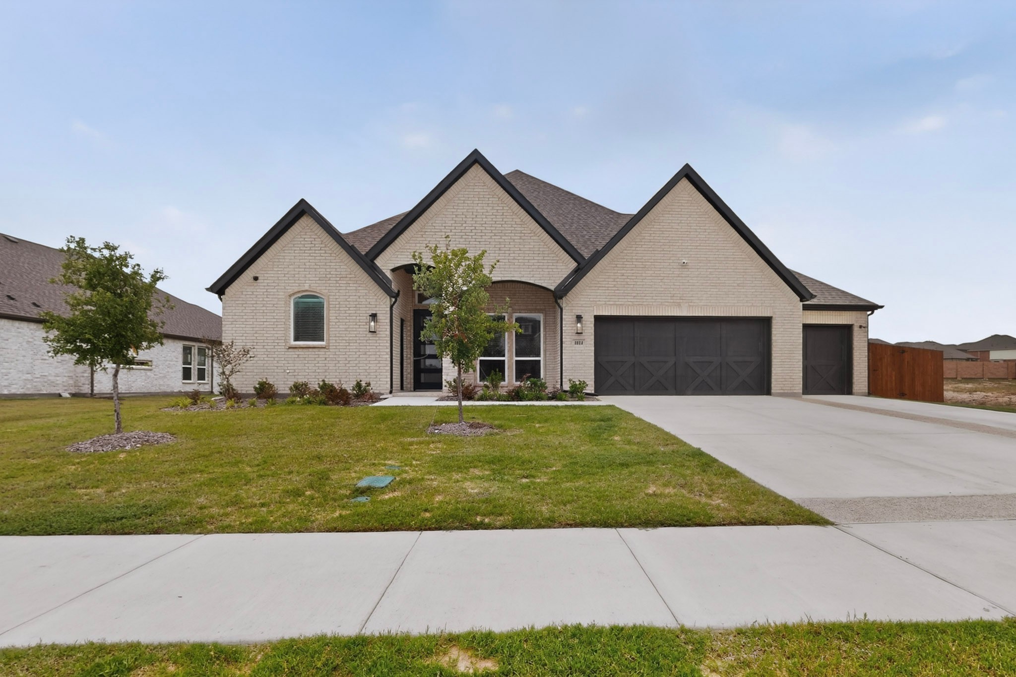 1814 Briarwood W