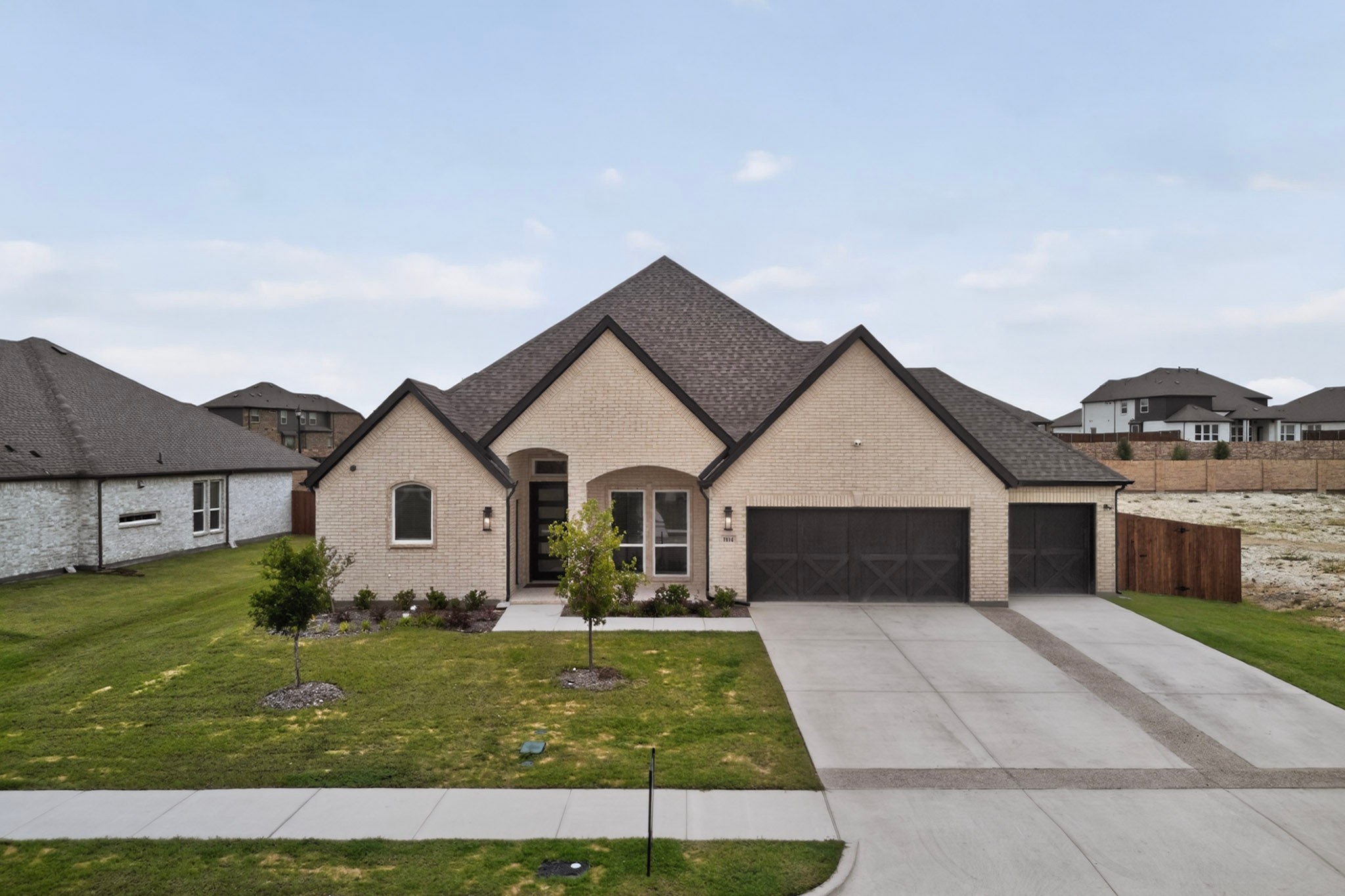 1814 Briarwood W