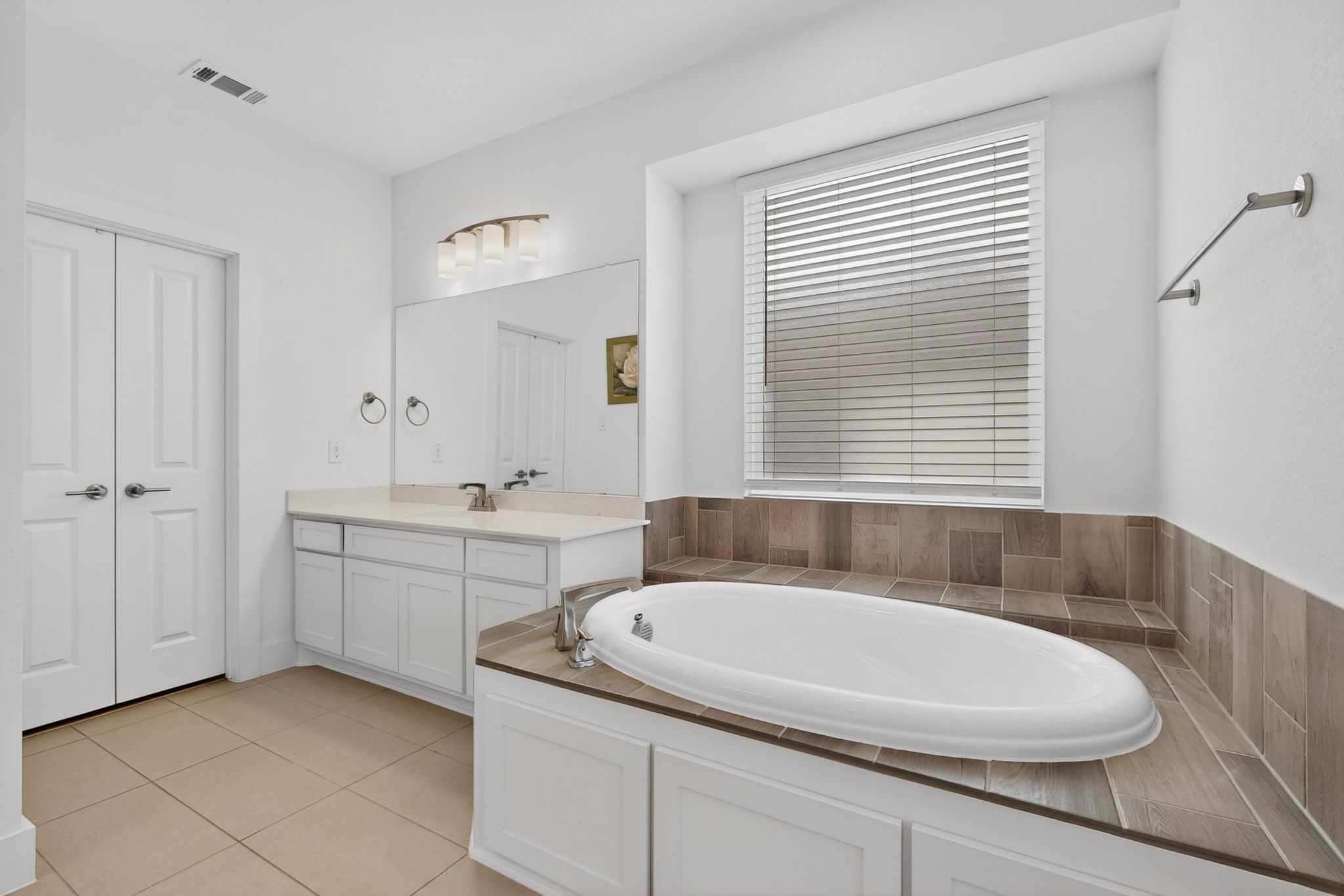 1814 Briarwood W