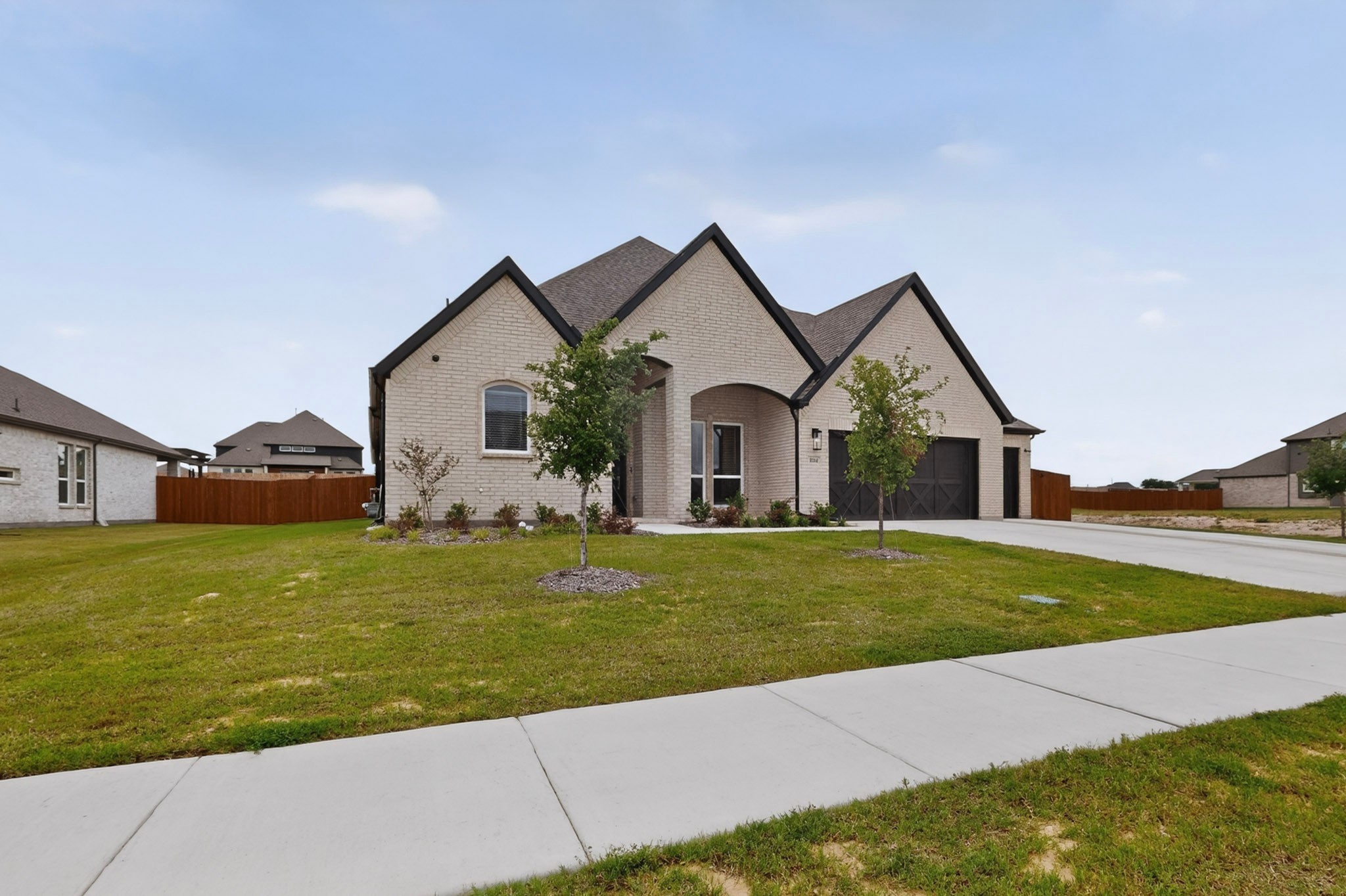1814 Briarwood W