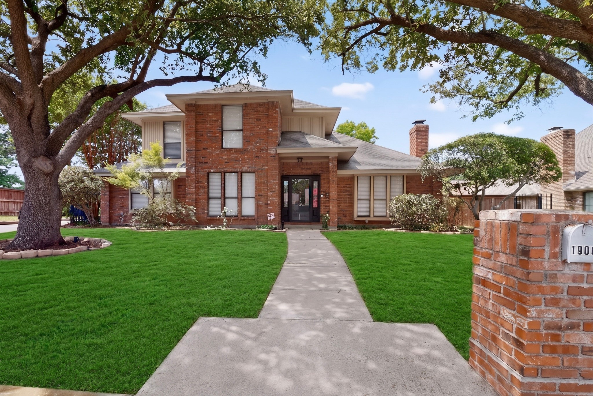 1900 Thames Drive