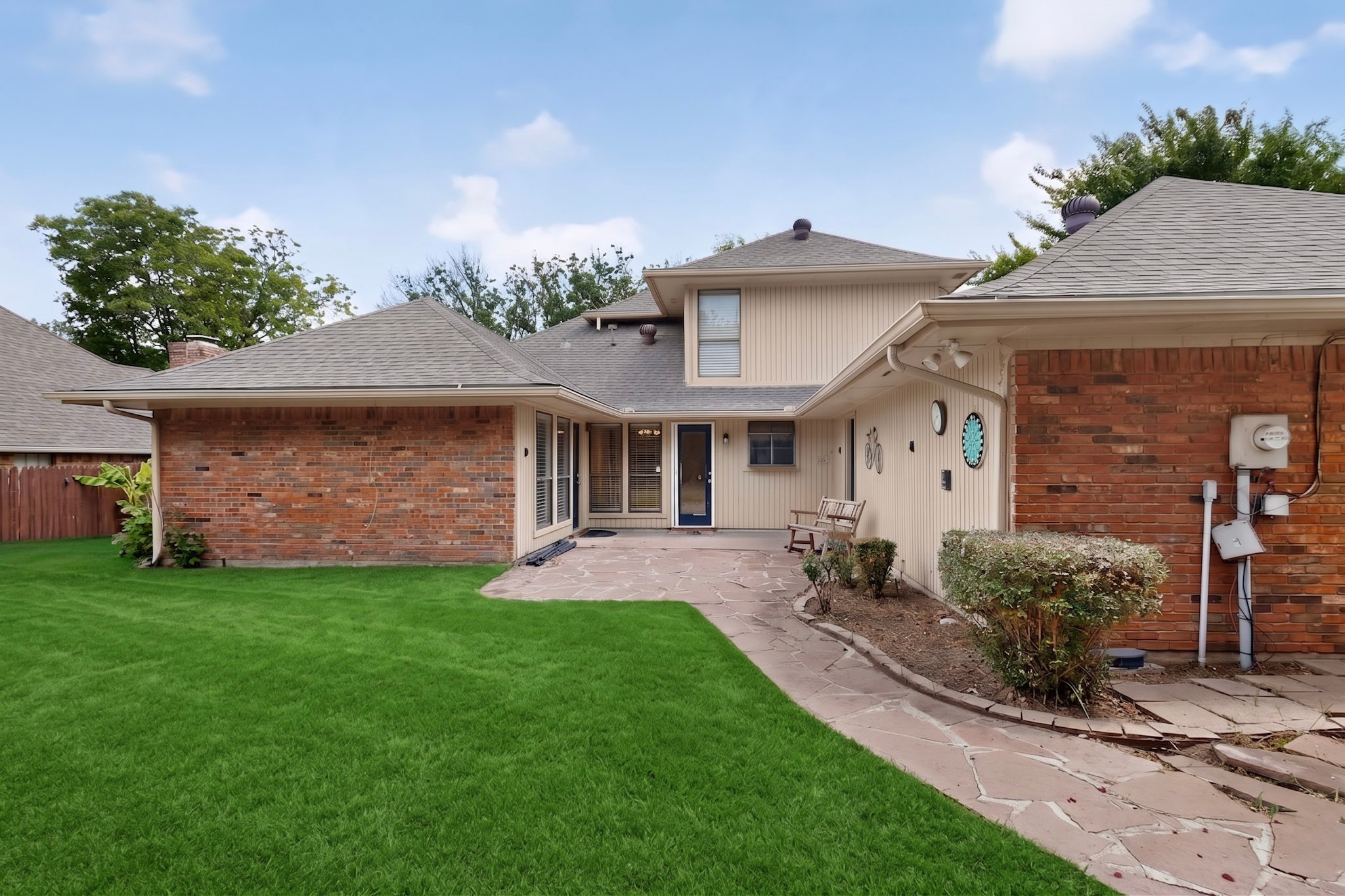 1900 Thames Drive