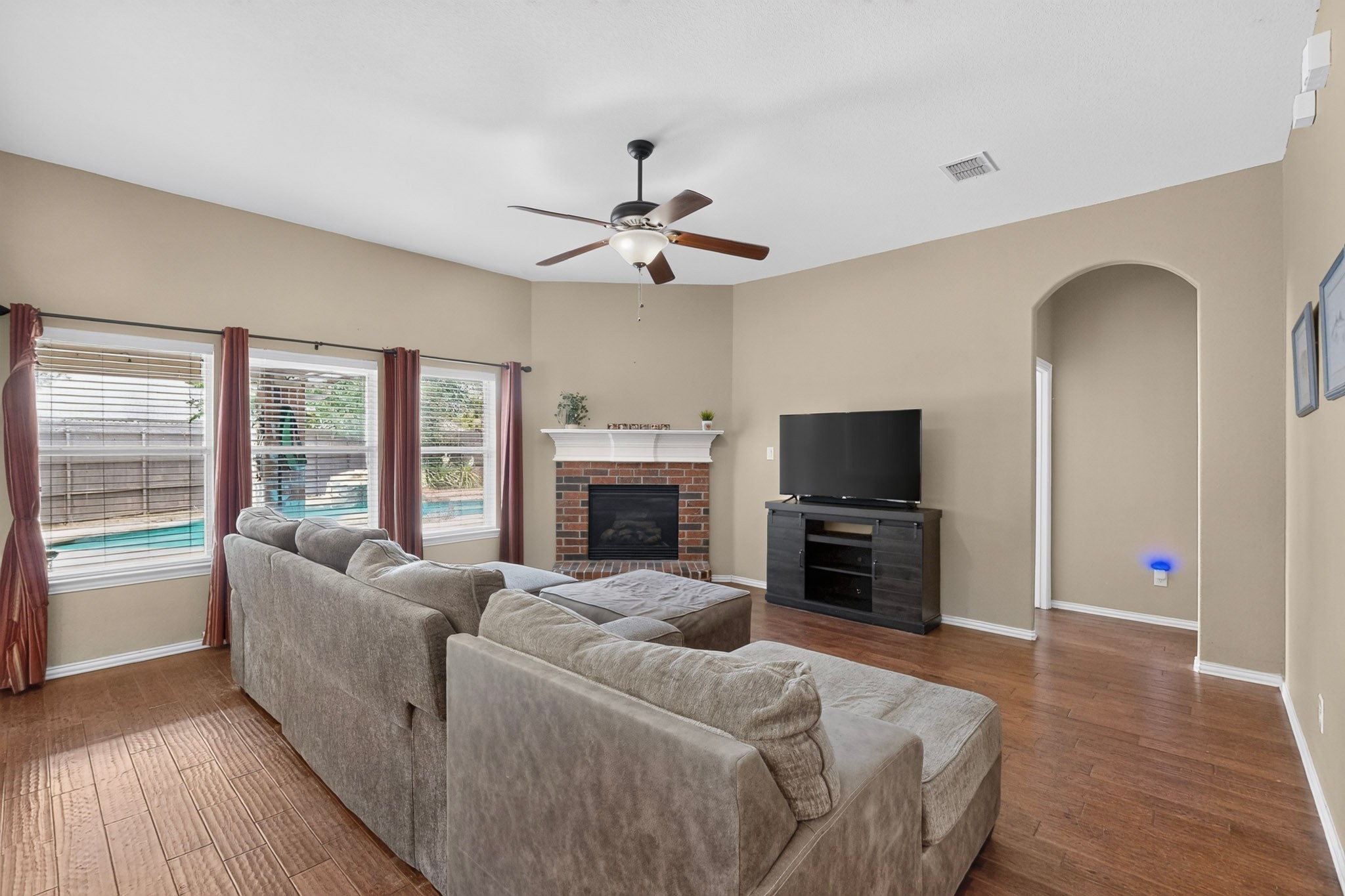 2420 Bent Trail