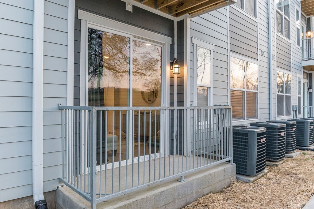 125 Liberty Ln Unit: 105