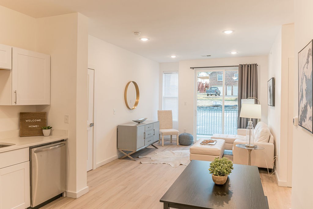 125 Liberty Ln Unit: 105