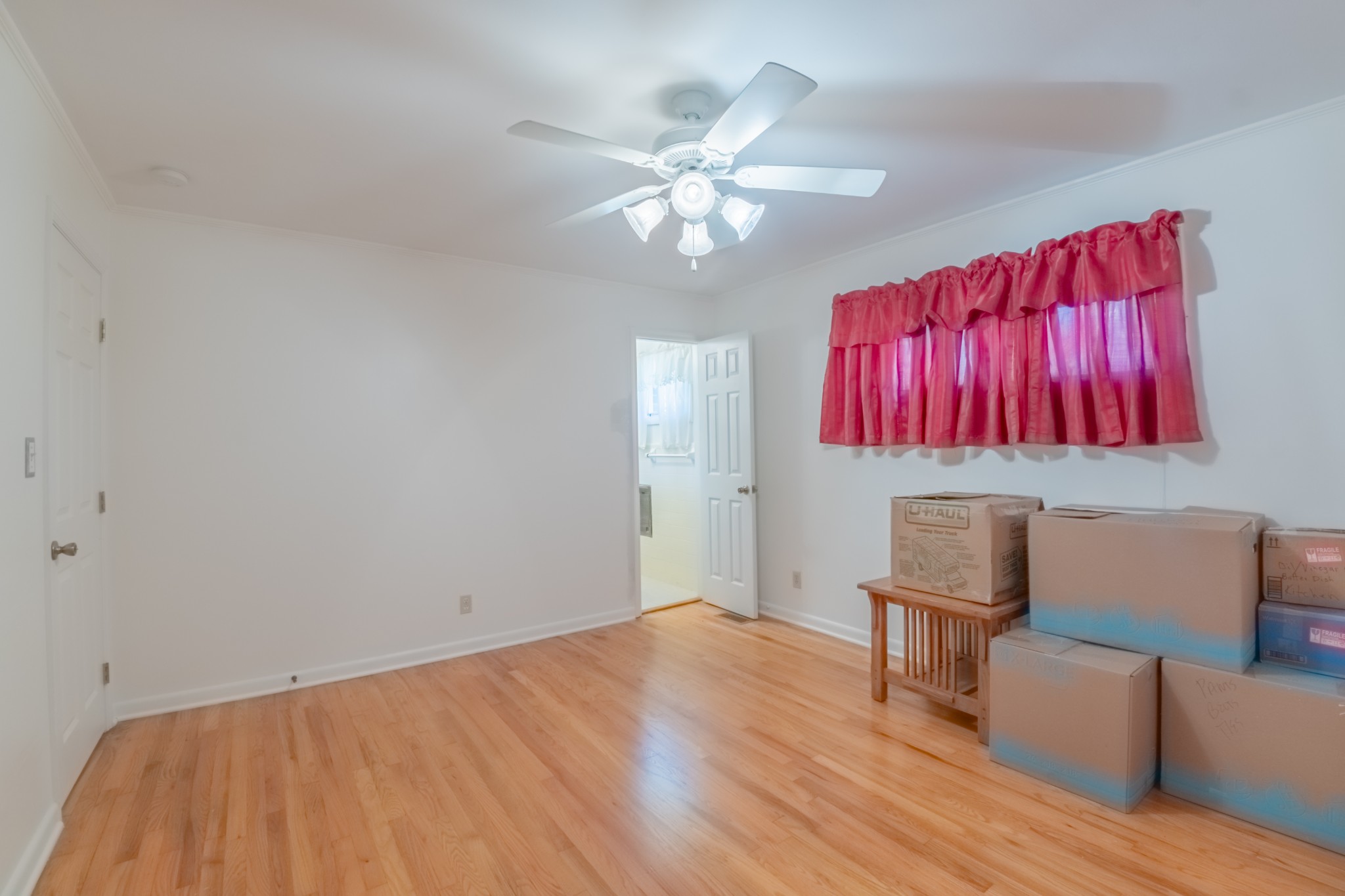 218 E Petty Ln