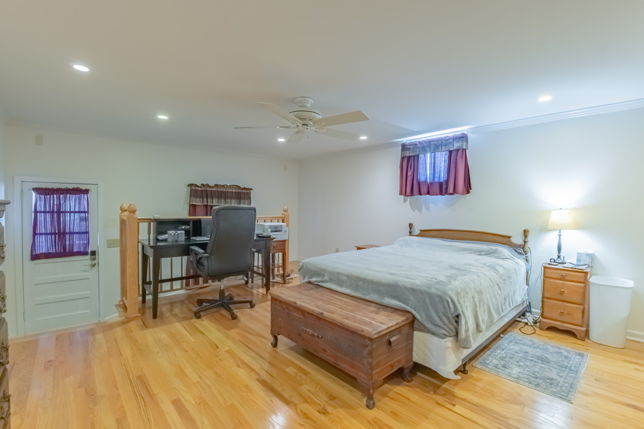 218 E Petty Ln