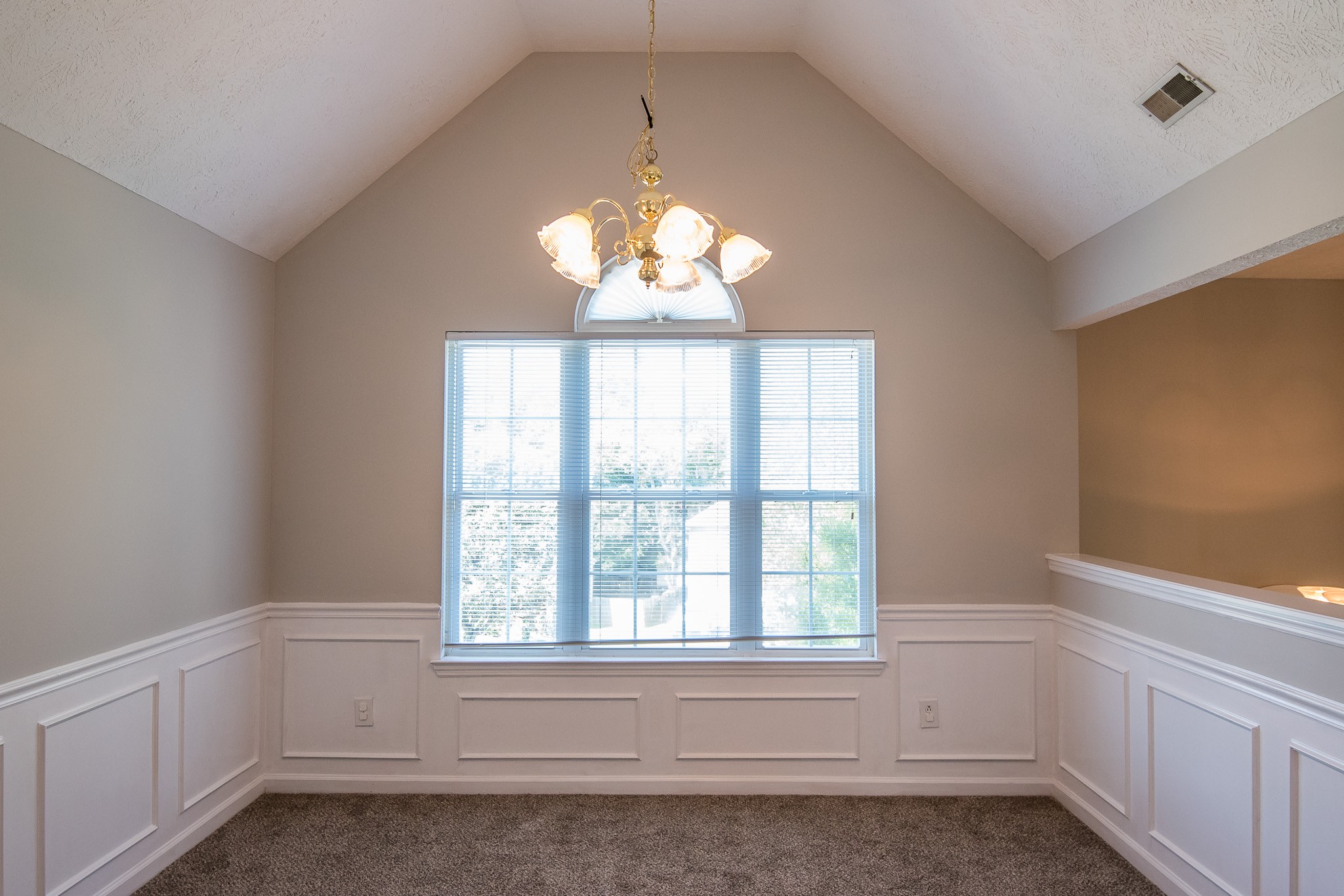 1086 Whispering Winds Ct