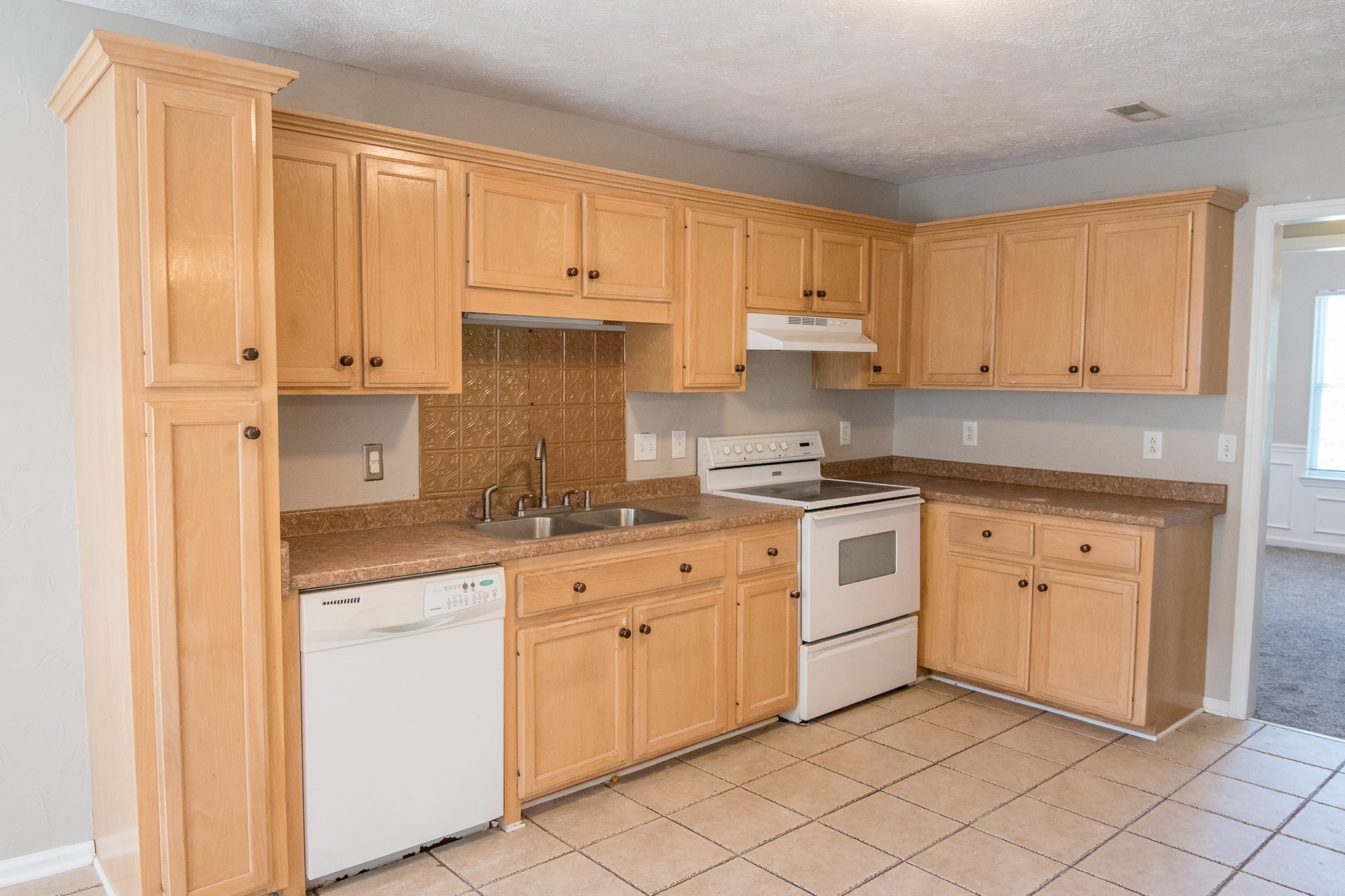 1086 Whispering Winds Ct
