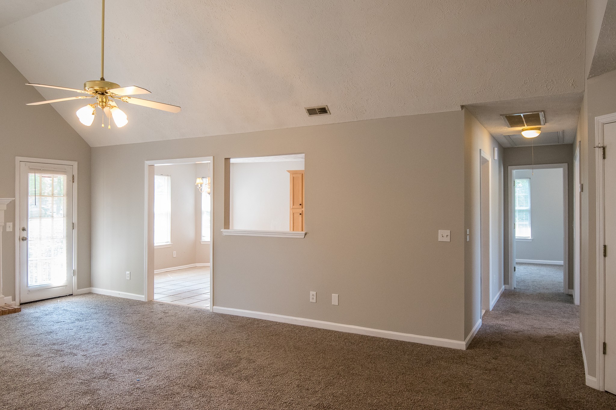 1086 Whispering Winds Ct