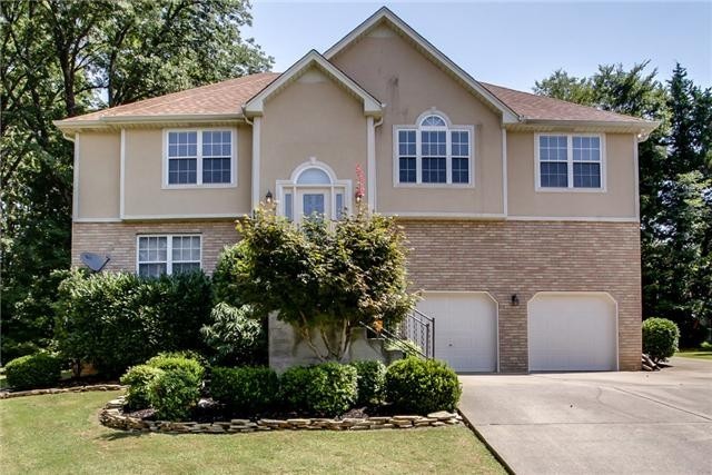1086 Whispering Winds Ct