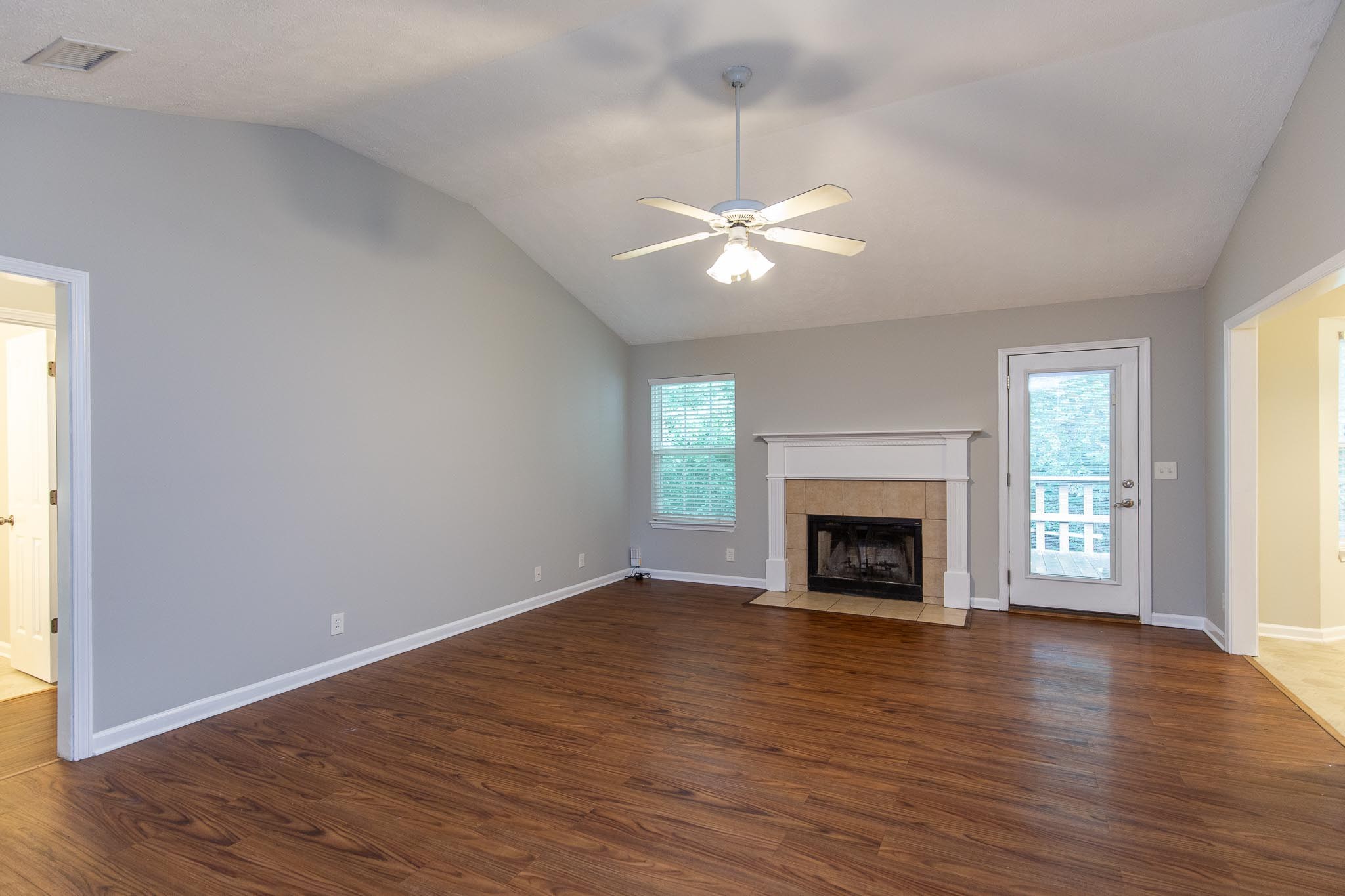 2828 Roscommon Dr