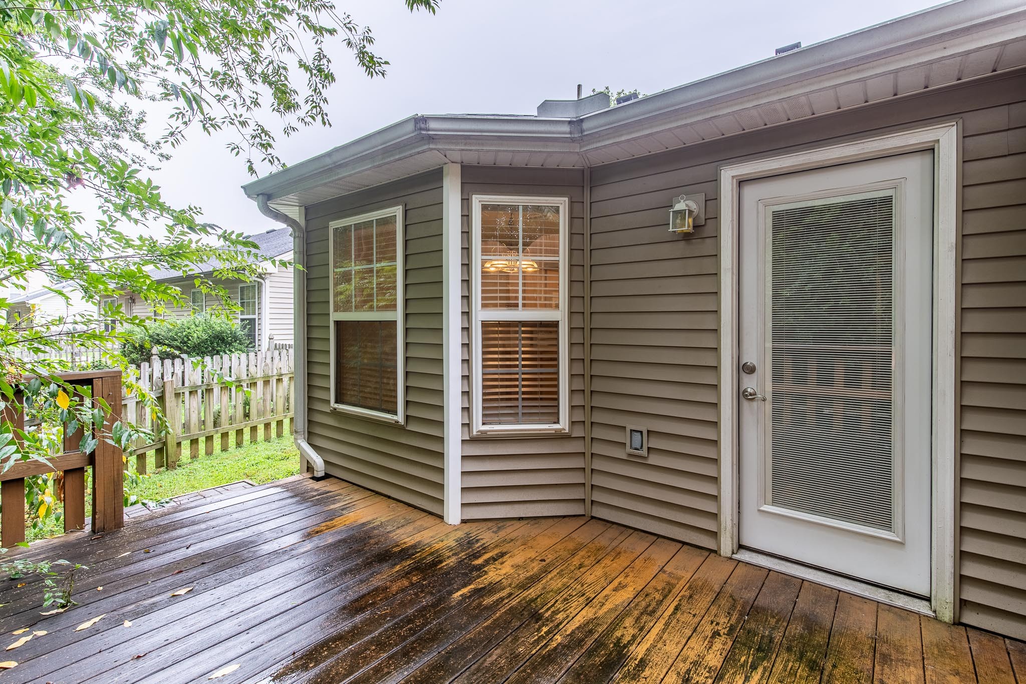 2828 Roscommon Dr