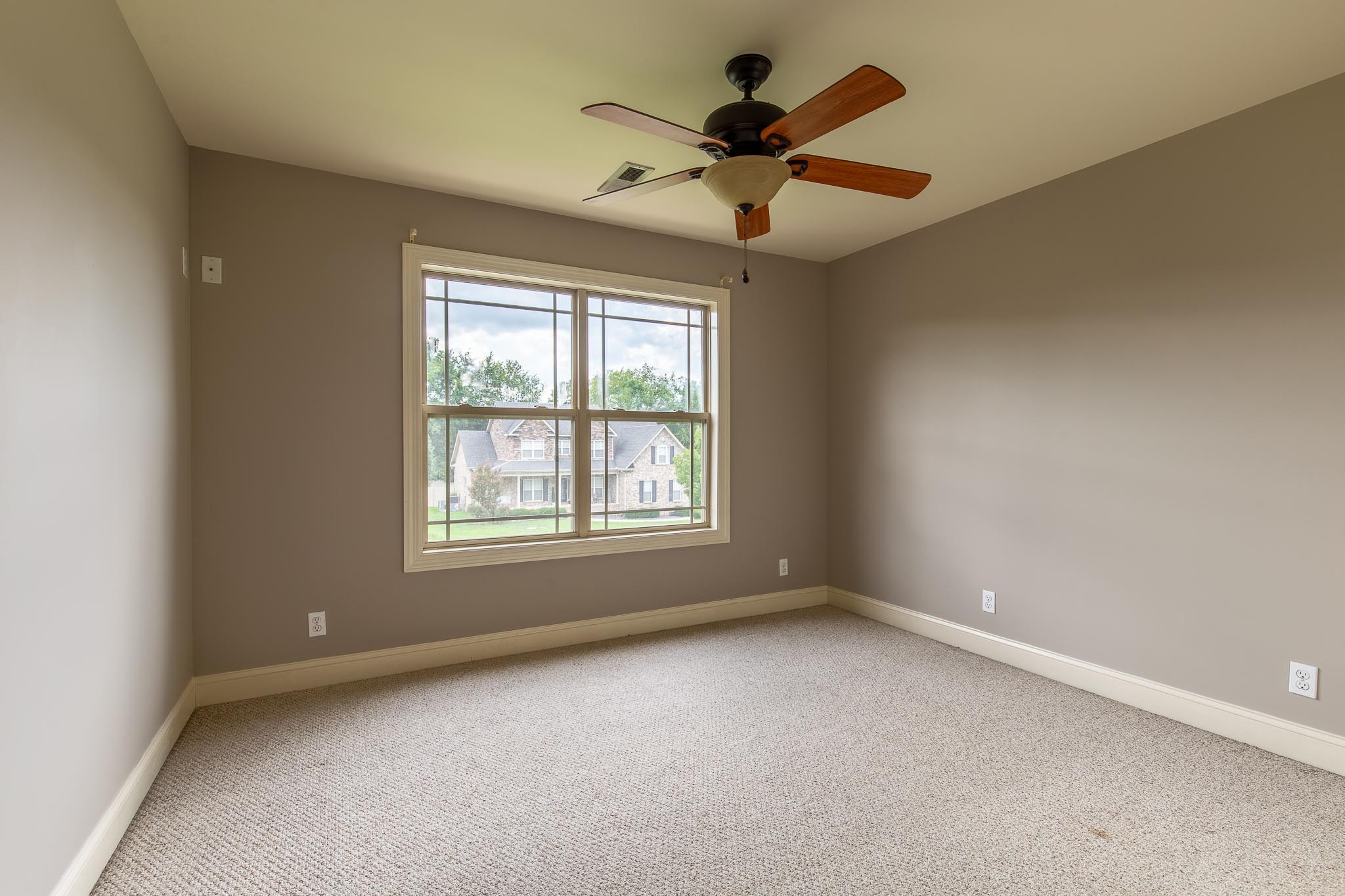 1318 Rhonda Dr