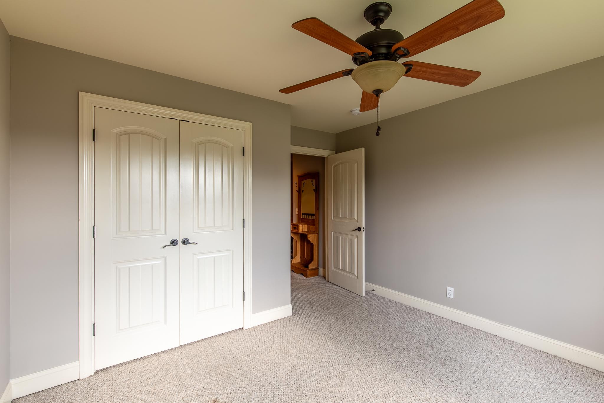 1318 Rhonda Dr