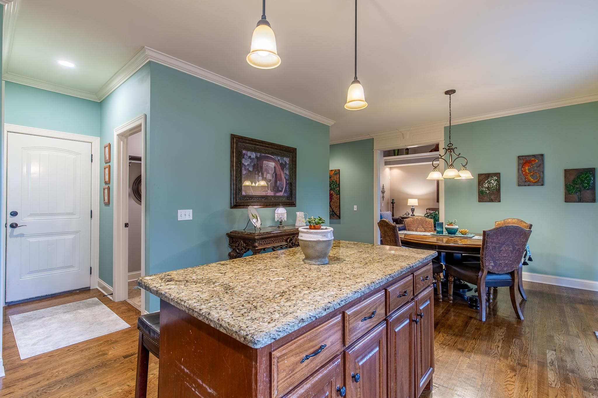 1318 Rhonda Dr