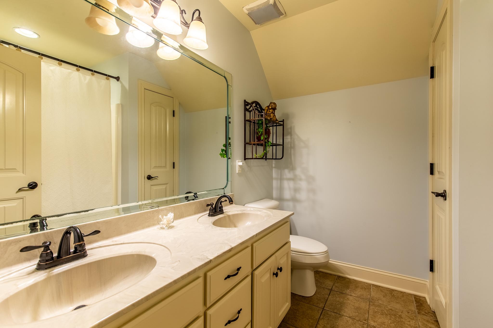 1318 Rhonda Dr