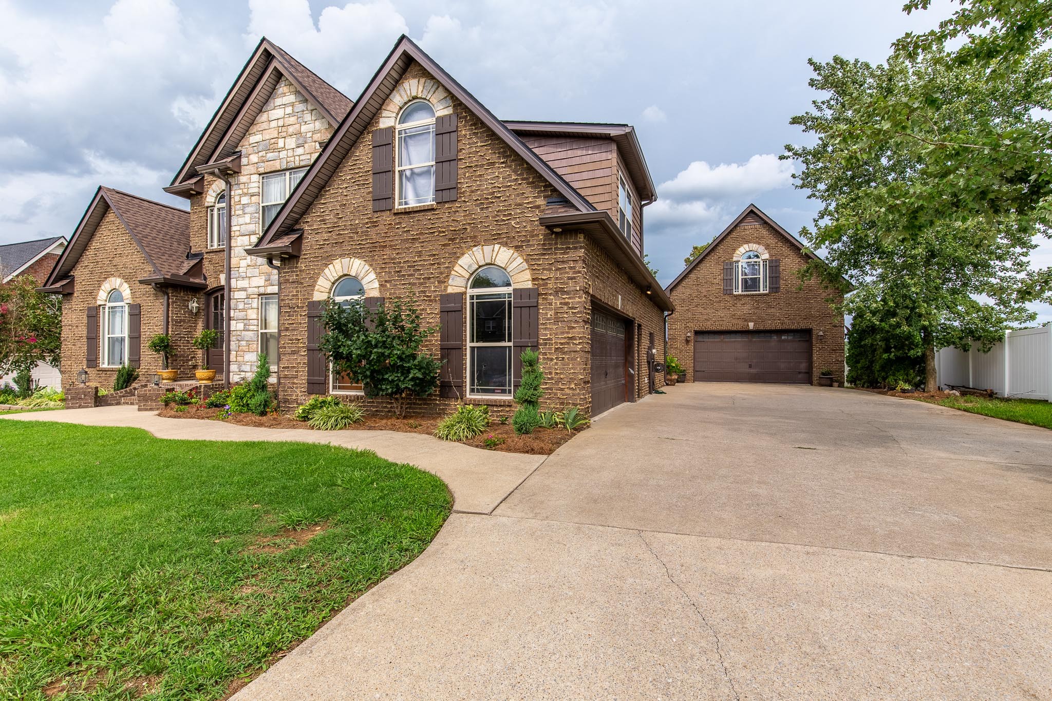 1318 Rhonda Dr
