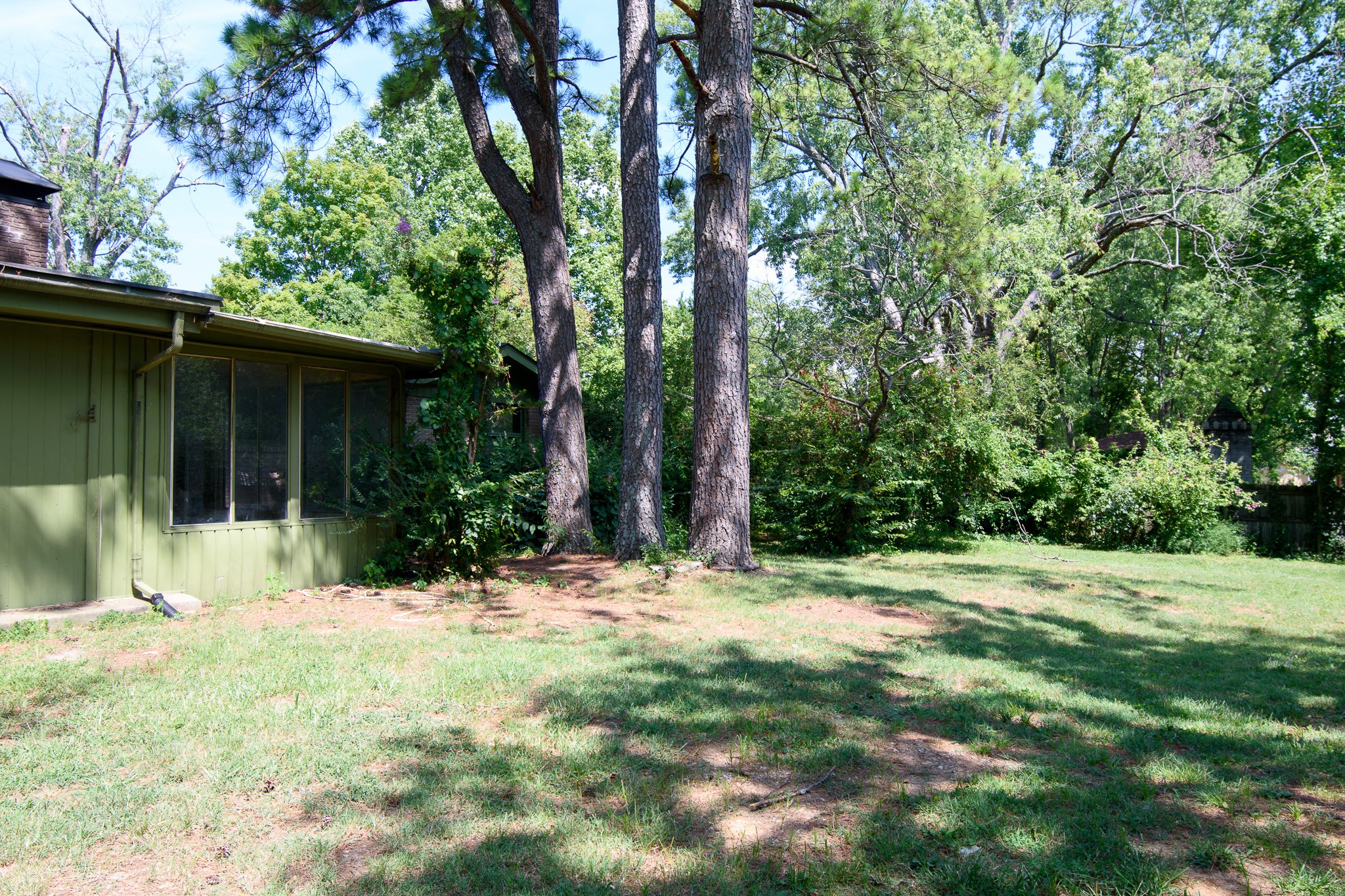 1002 Whitehall Dr