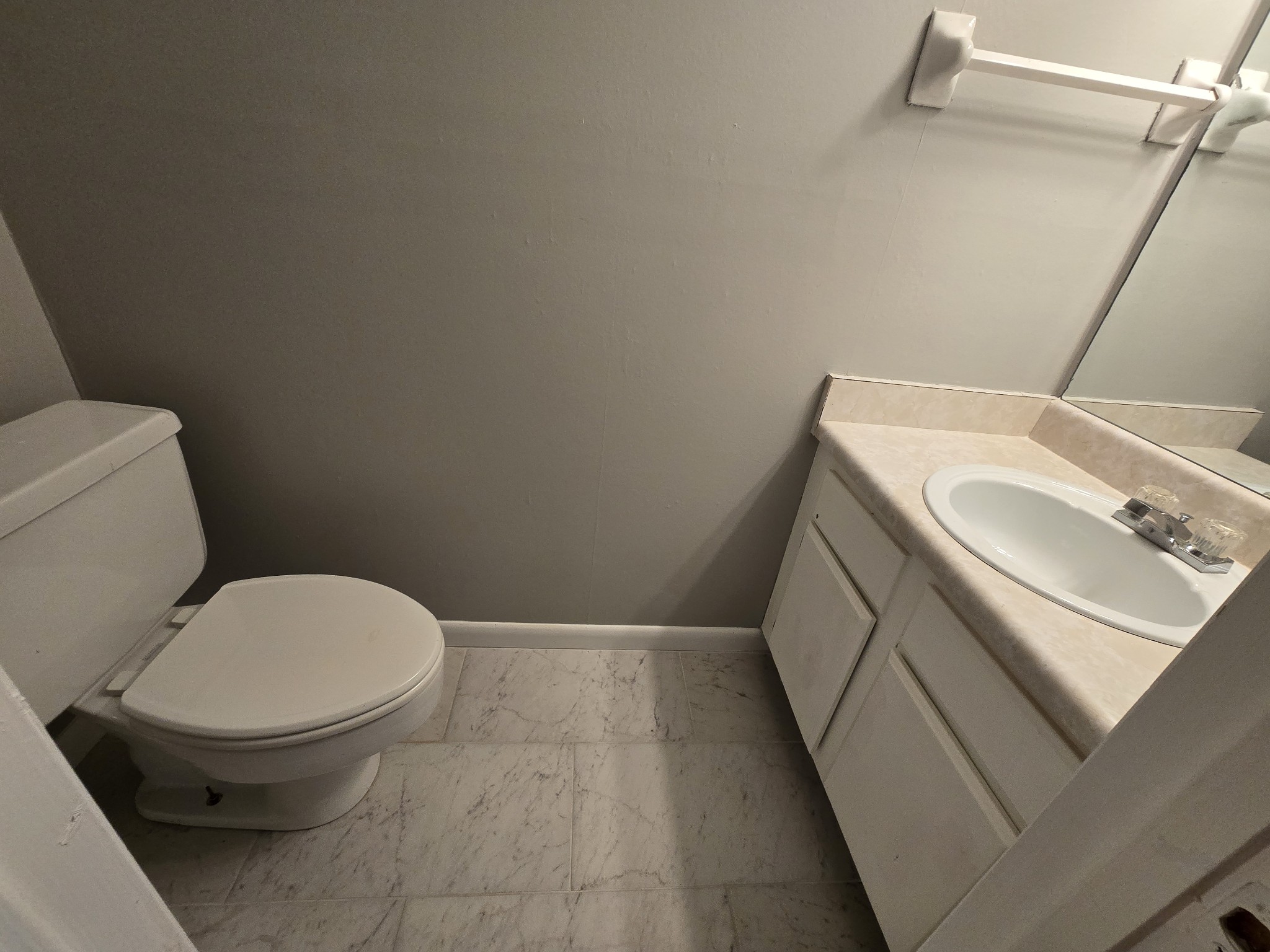 523 Harding Pl Unit: B18