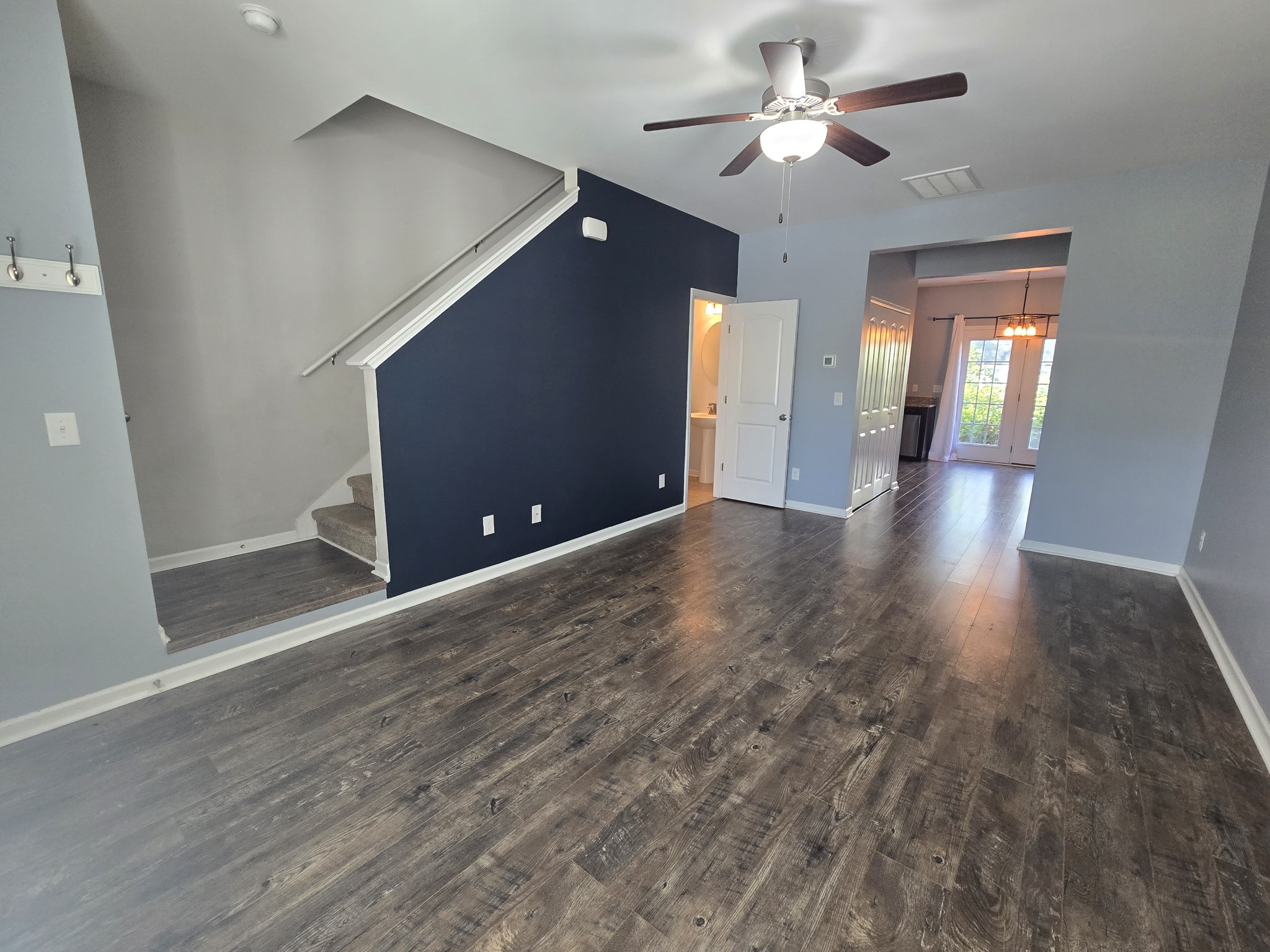 220 Jenna Lee Cir