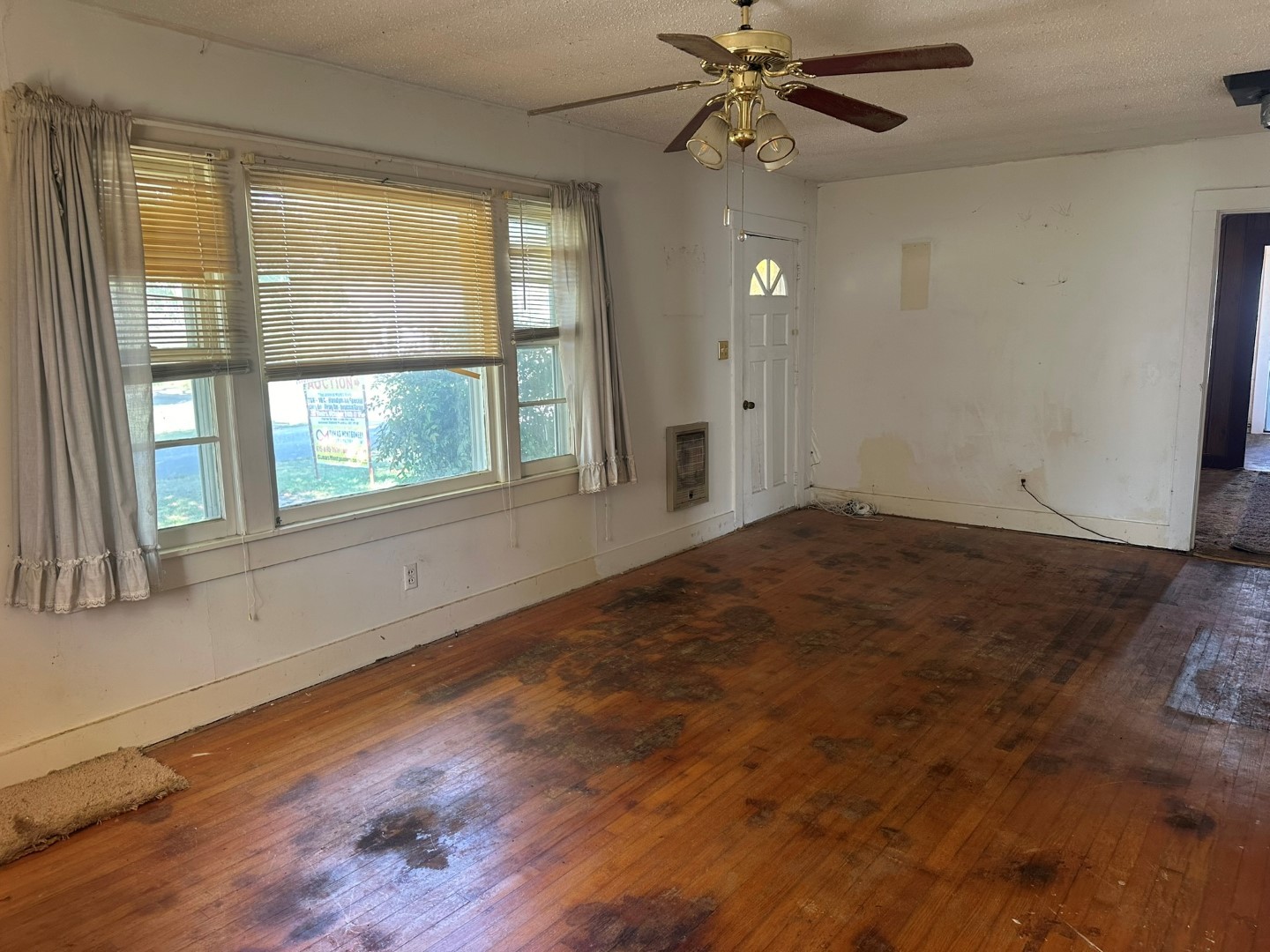 406 Jakes Ave
