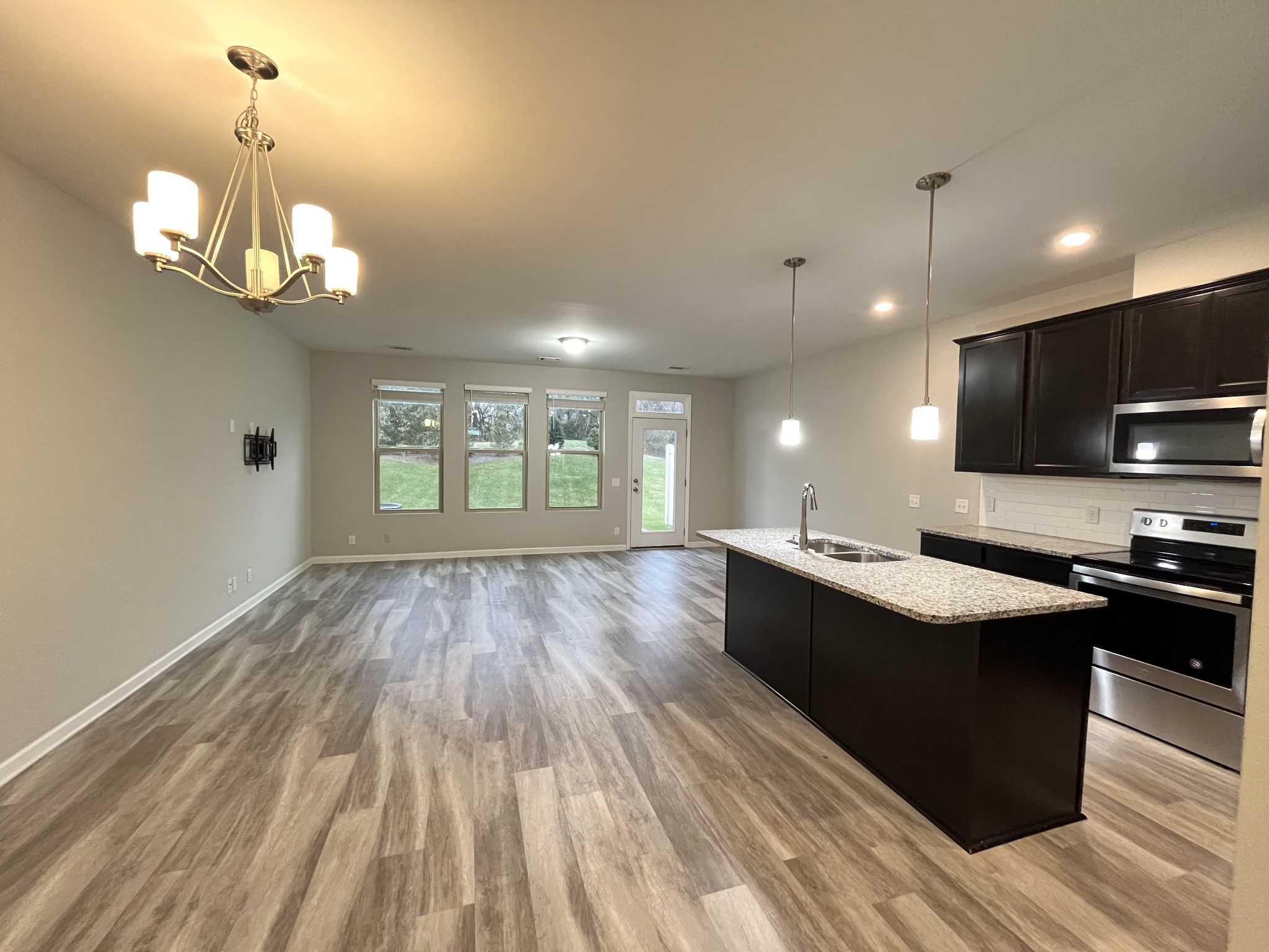 3137 Defilade Dr